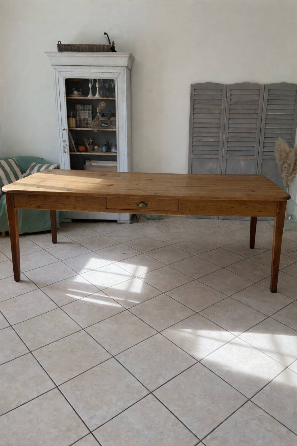 Farm table