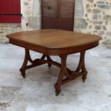 Dining room table by Maison Krieger, Art Nouveau, circa 1900, in solid oak