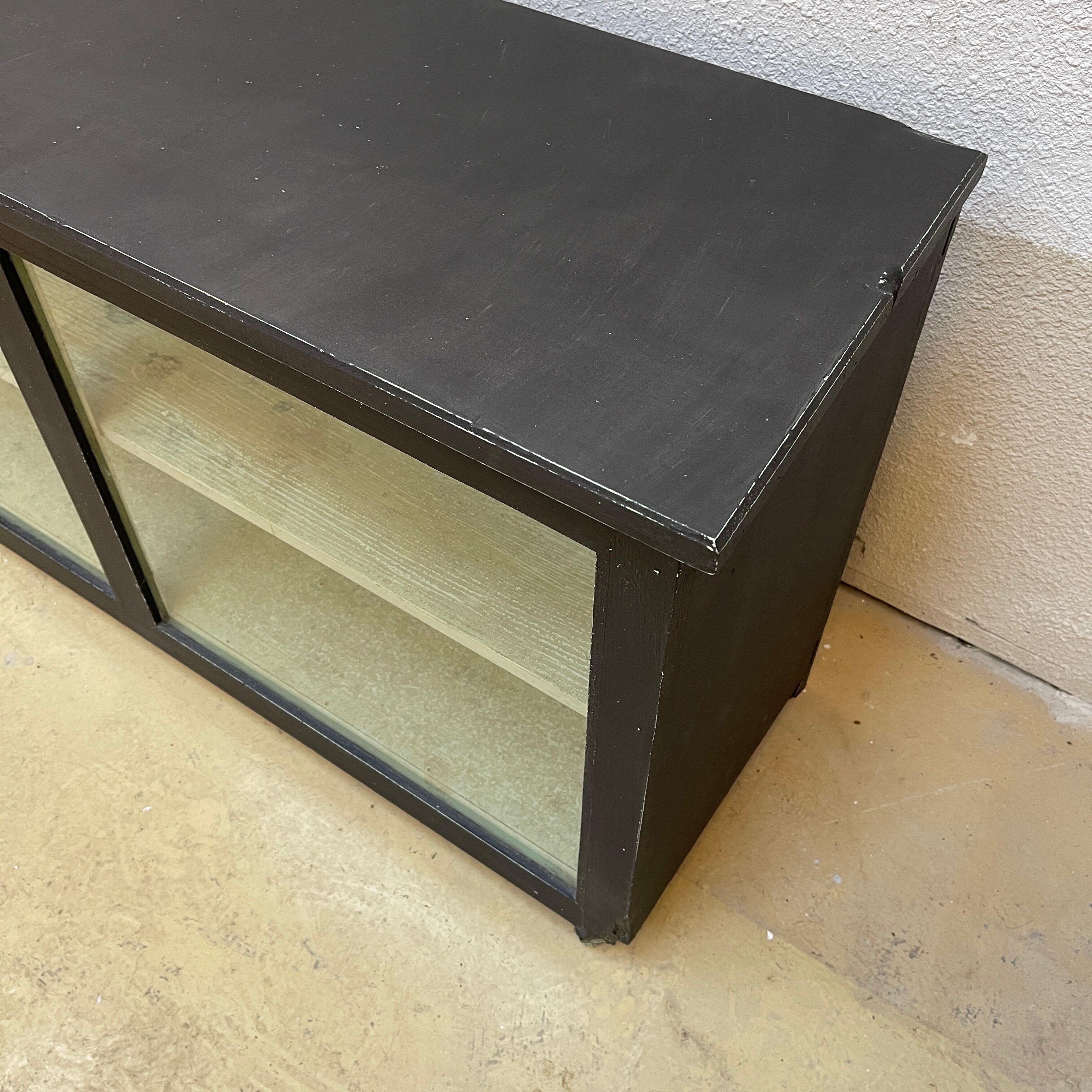 Commercial display cabinet