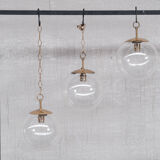 Suspension en laiton et verre à bulles du milieu du siècle (3 disponibles)