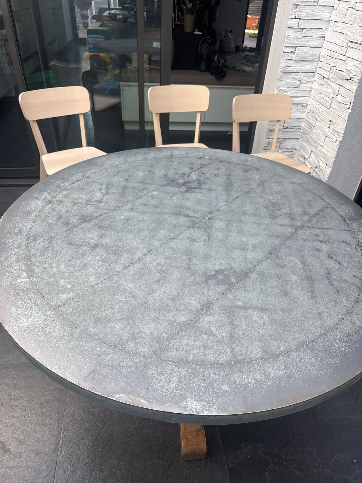 Table ronde acier artisanal