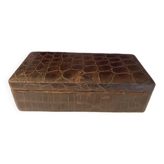 Box in wood and brown color lizard skin old rectangular box