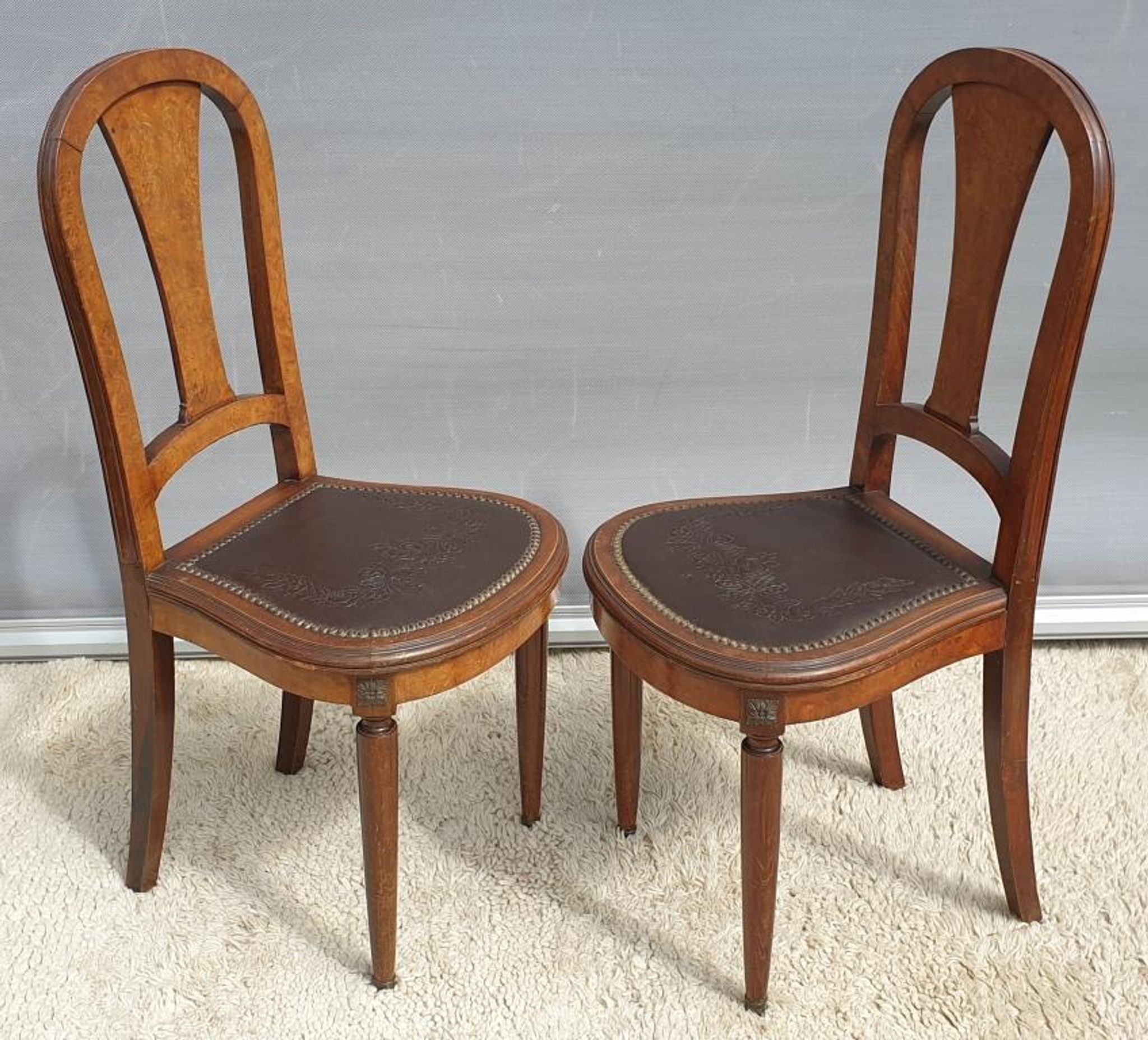 Lot 6 Art Deco chairs in Walnut style Louis XVI seat leather decorated with roses