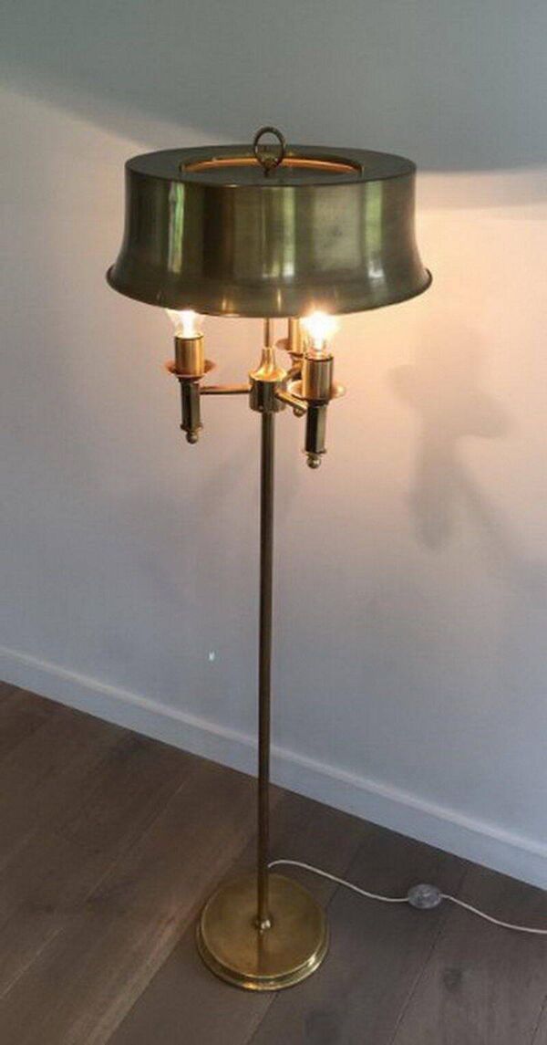 Lampe de parquet en laiton à abat-jour en laiton attribué à Maison Charles