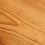 Longue table en pin canadien avec pieds noirs