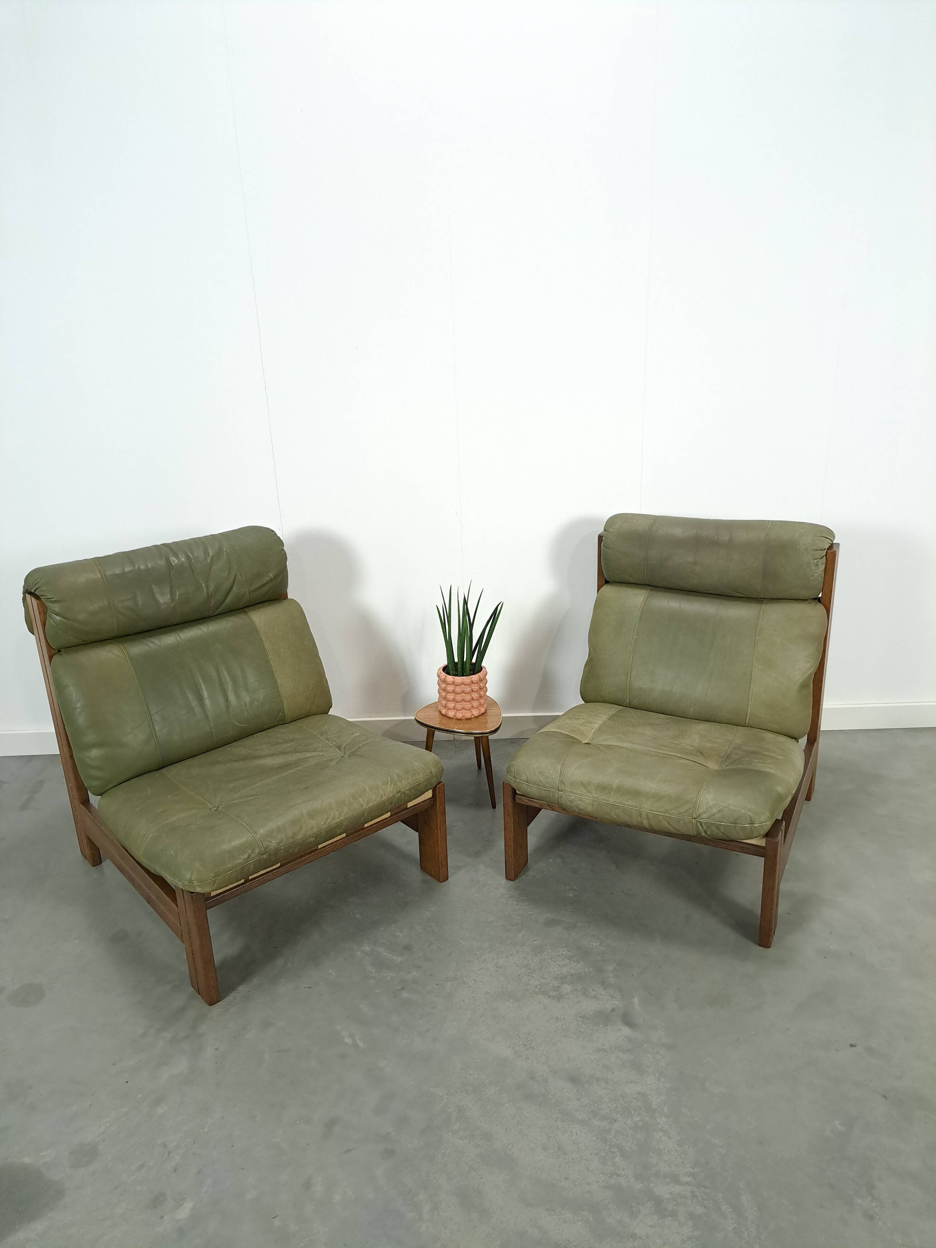 Green leather and oak wood armchair