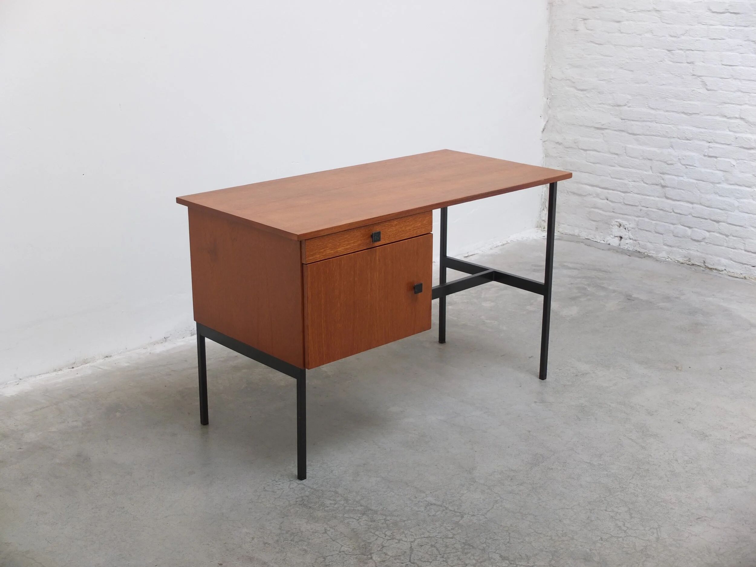 Freestanding modernist writing desk by MDK Belgium, 1960s
