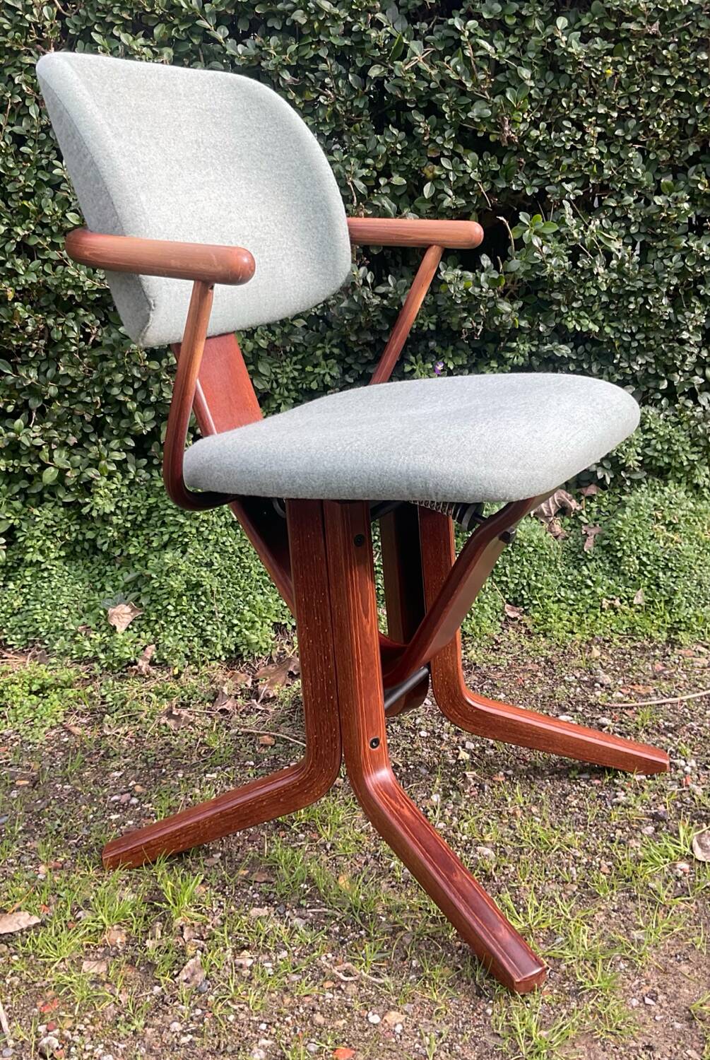 MOIZI Ergonomic Office Chair