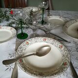 Round off-white tablecloth embroidered with grey flowers with 8 matching napkins - festive table