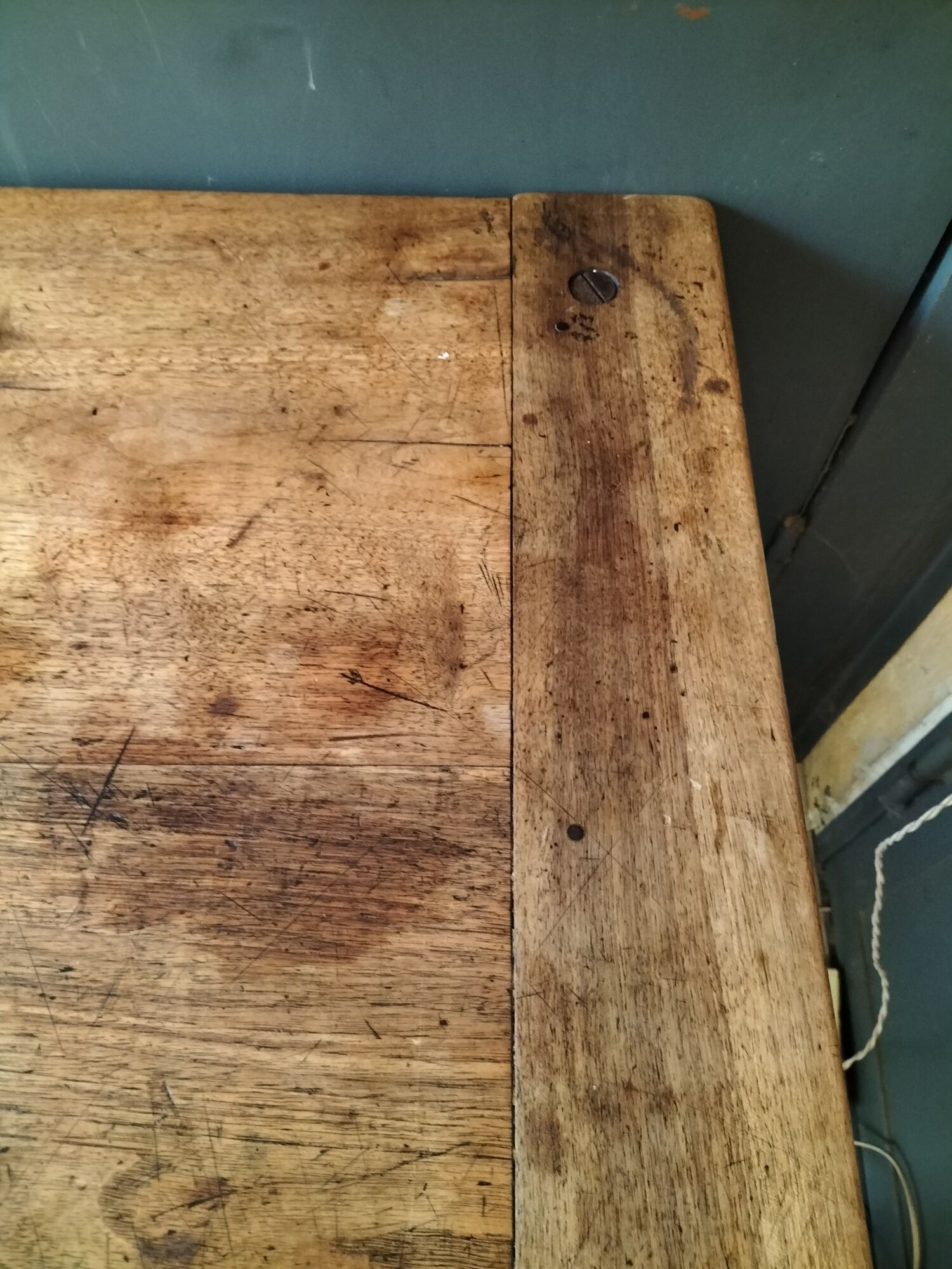Very nice walnut farmhouse table in very good condition late 19th