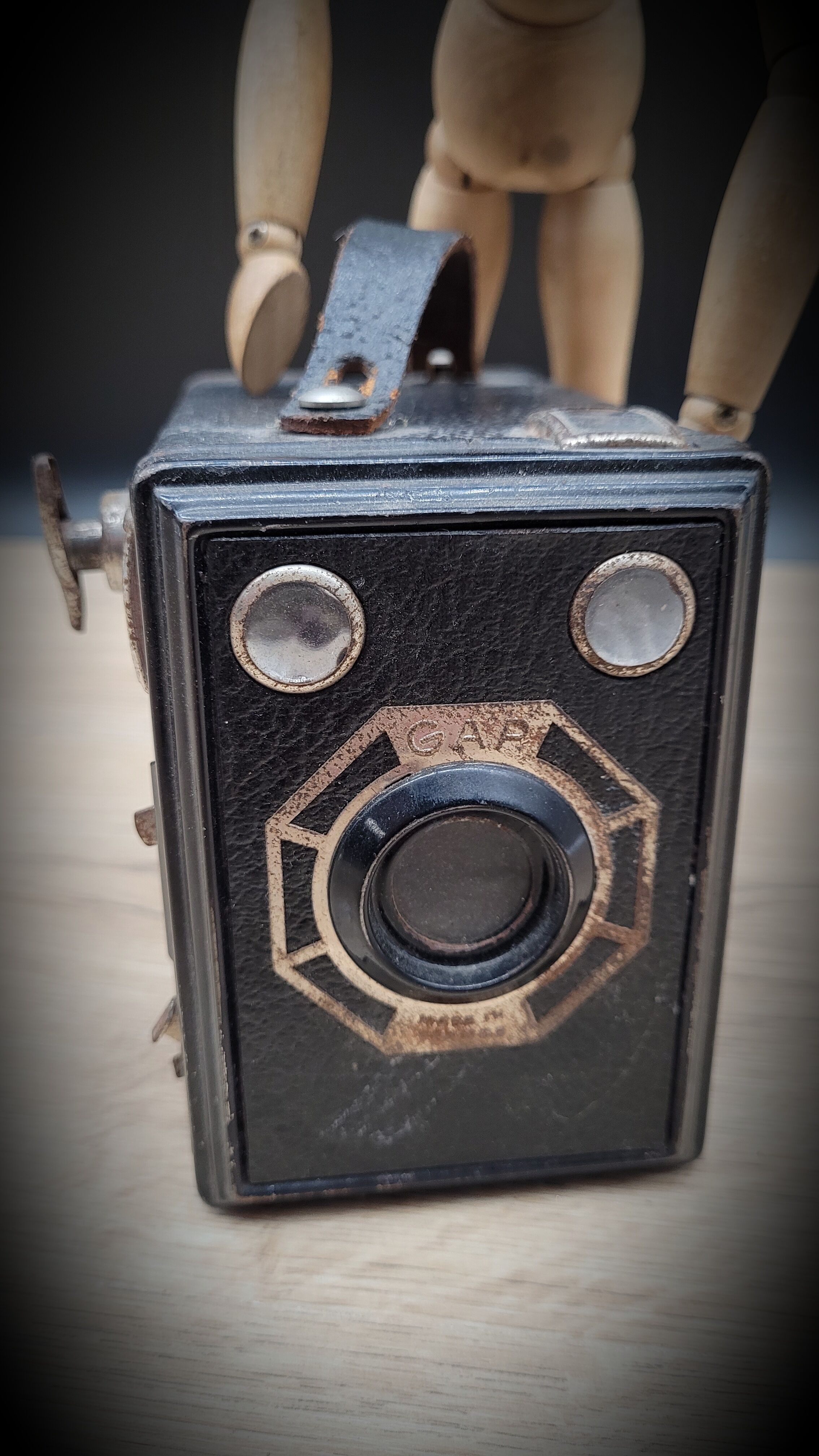 Gap box camera
