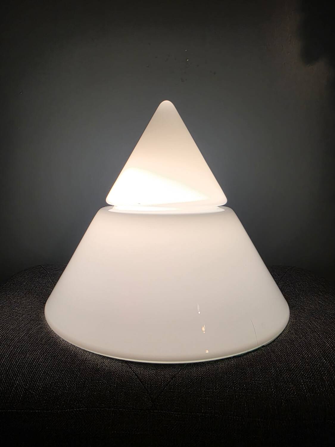 Lampe “Kilimanjaro” par Sergio Asti pour RAAK Amsterdam verre opalin d