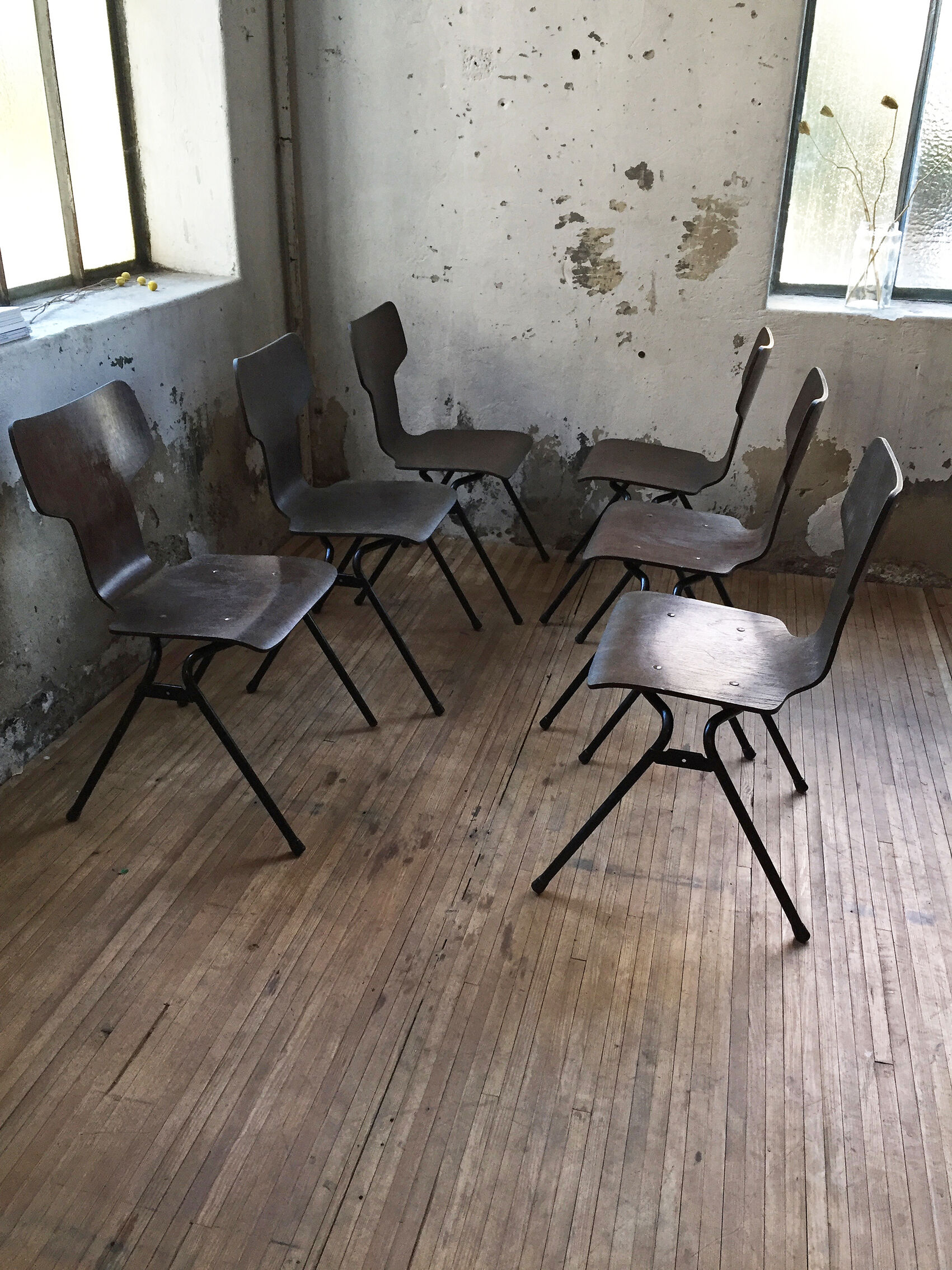 Set de 6 chaises "Marteau" acajou thermomoulé