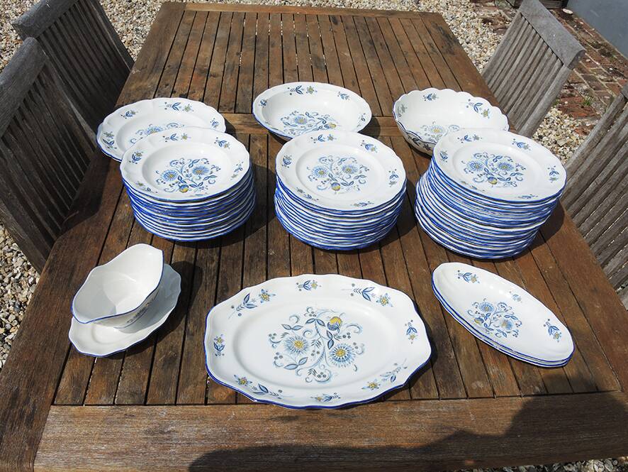 Former Keller & Guerin Lunéville Tableware Service (52 pcs)