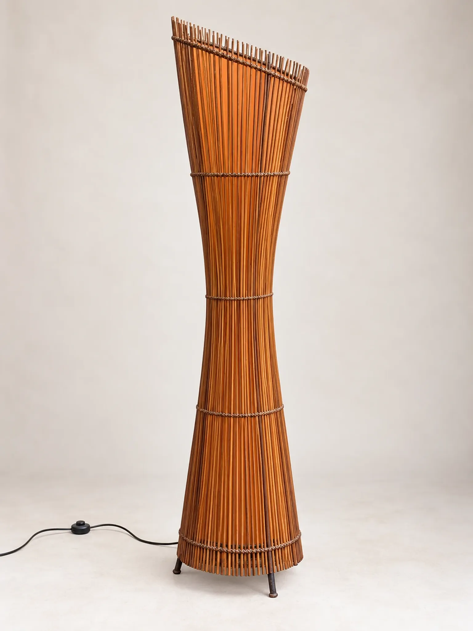 Grand lampadaire vintage Kobe