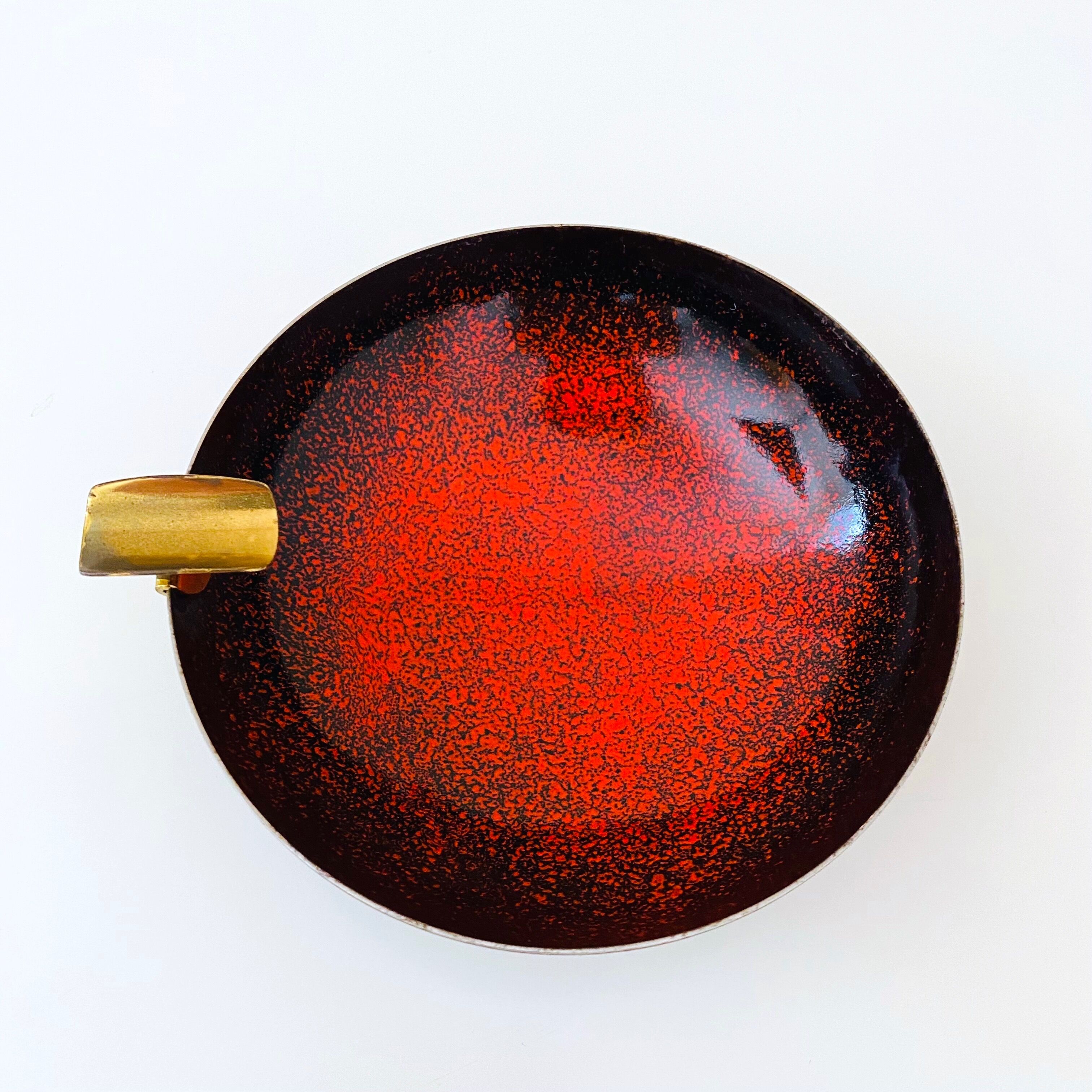 Enameled ashtray, vintage enamel bowl, mid century bar accessories.