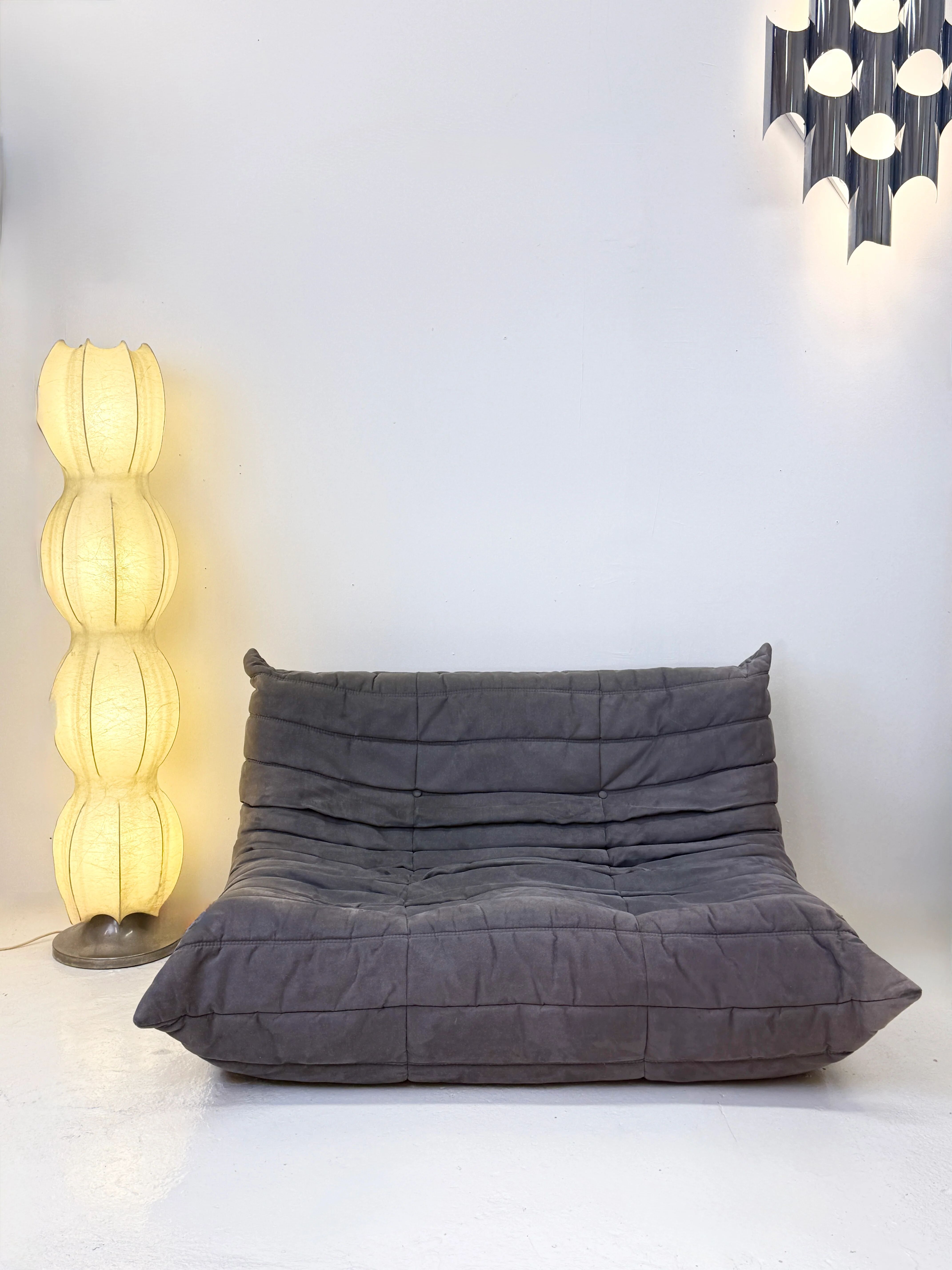 Togo 2-seater sofa "Ligne Roset", mouse grey