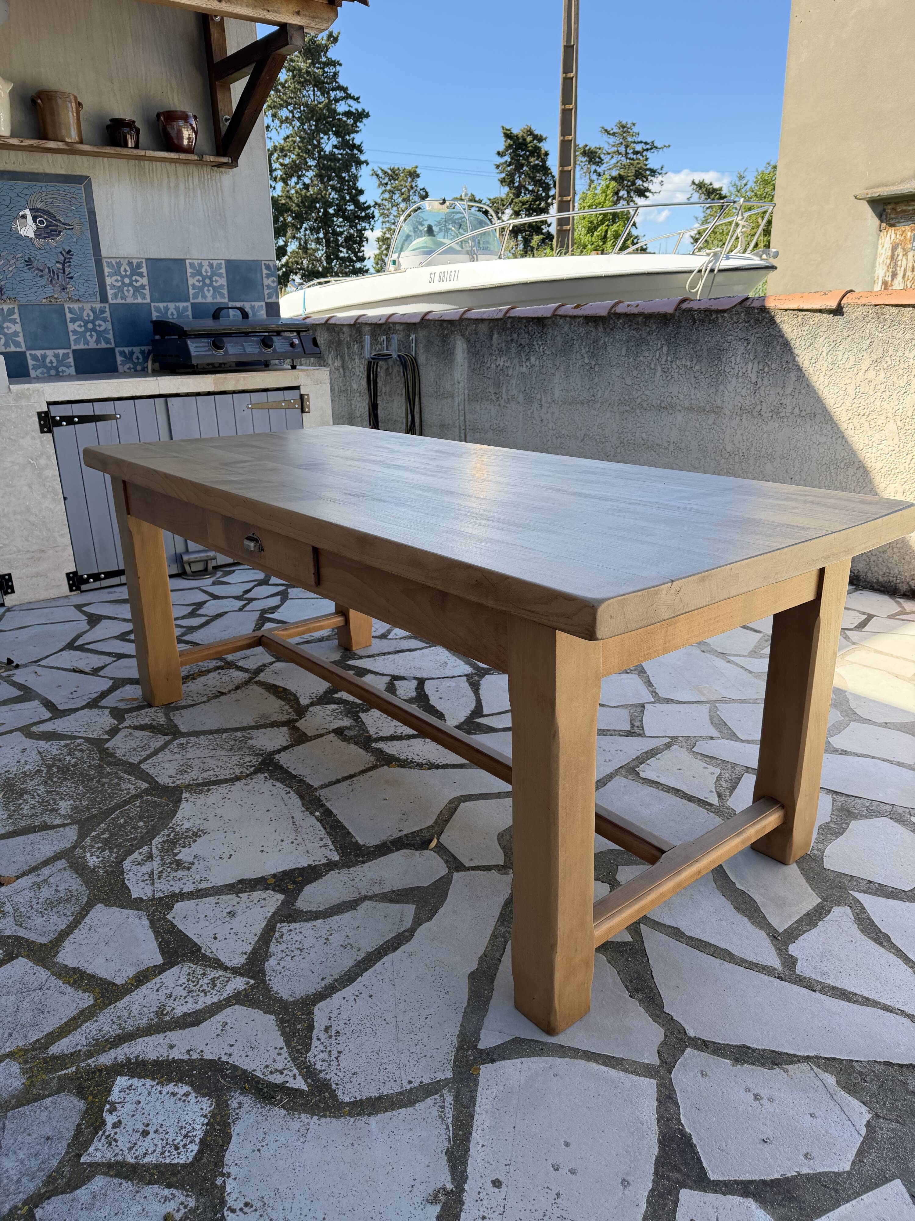 Farm table
