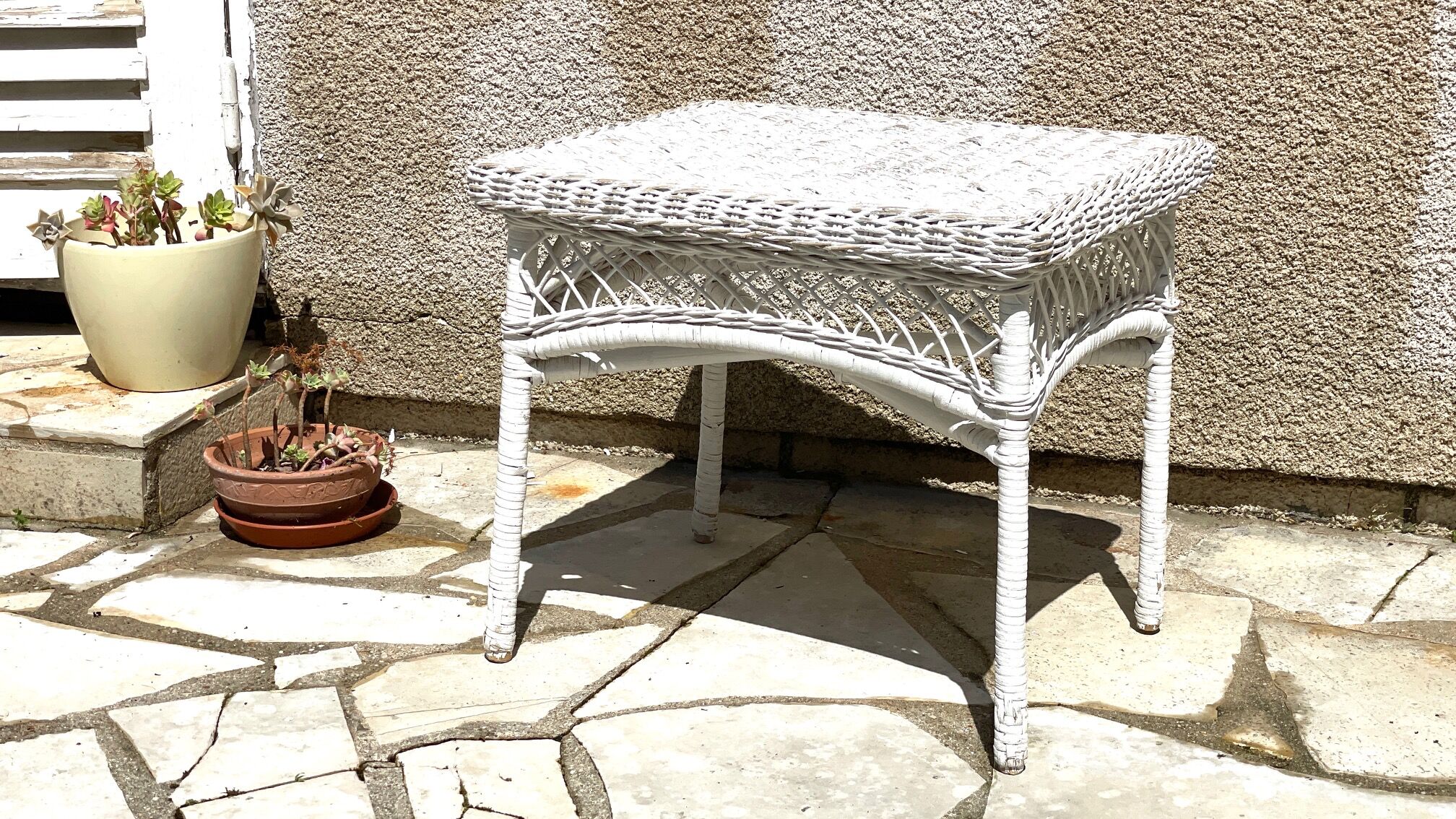 Table basse de jardin rotin vintage