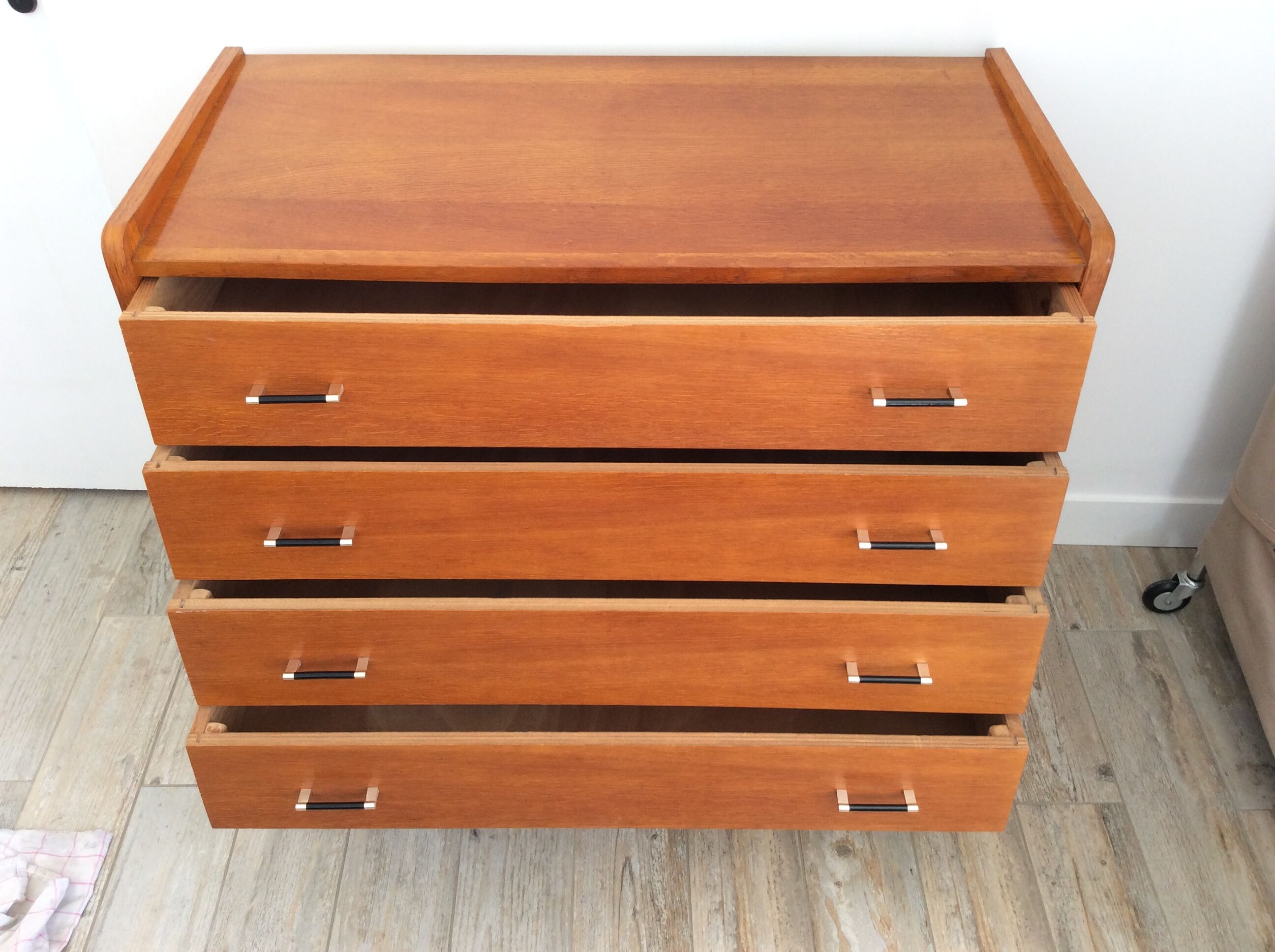 Commode vintage pieds compas 1950