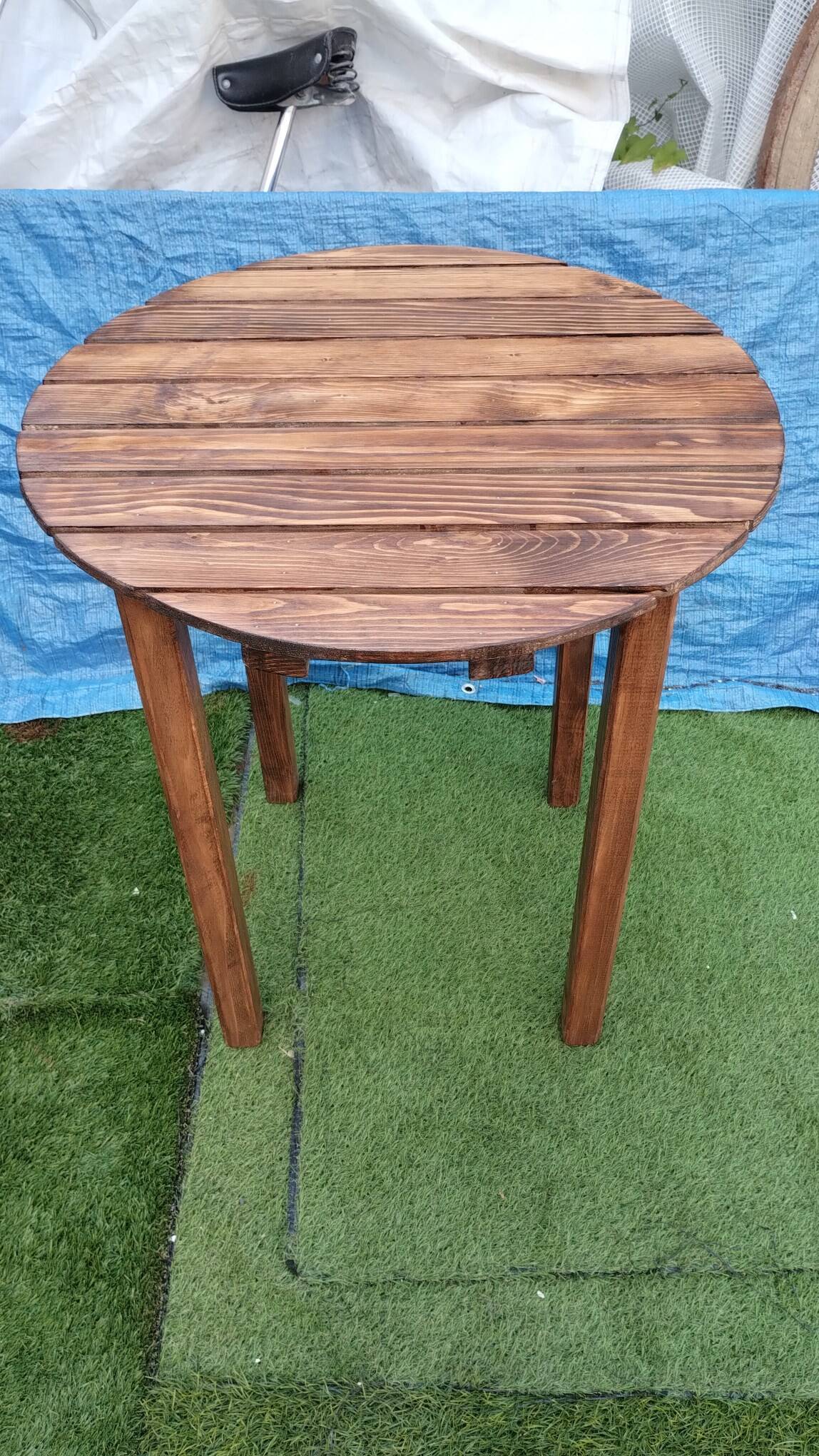 Round solid wood table