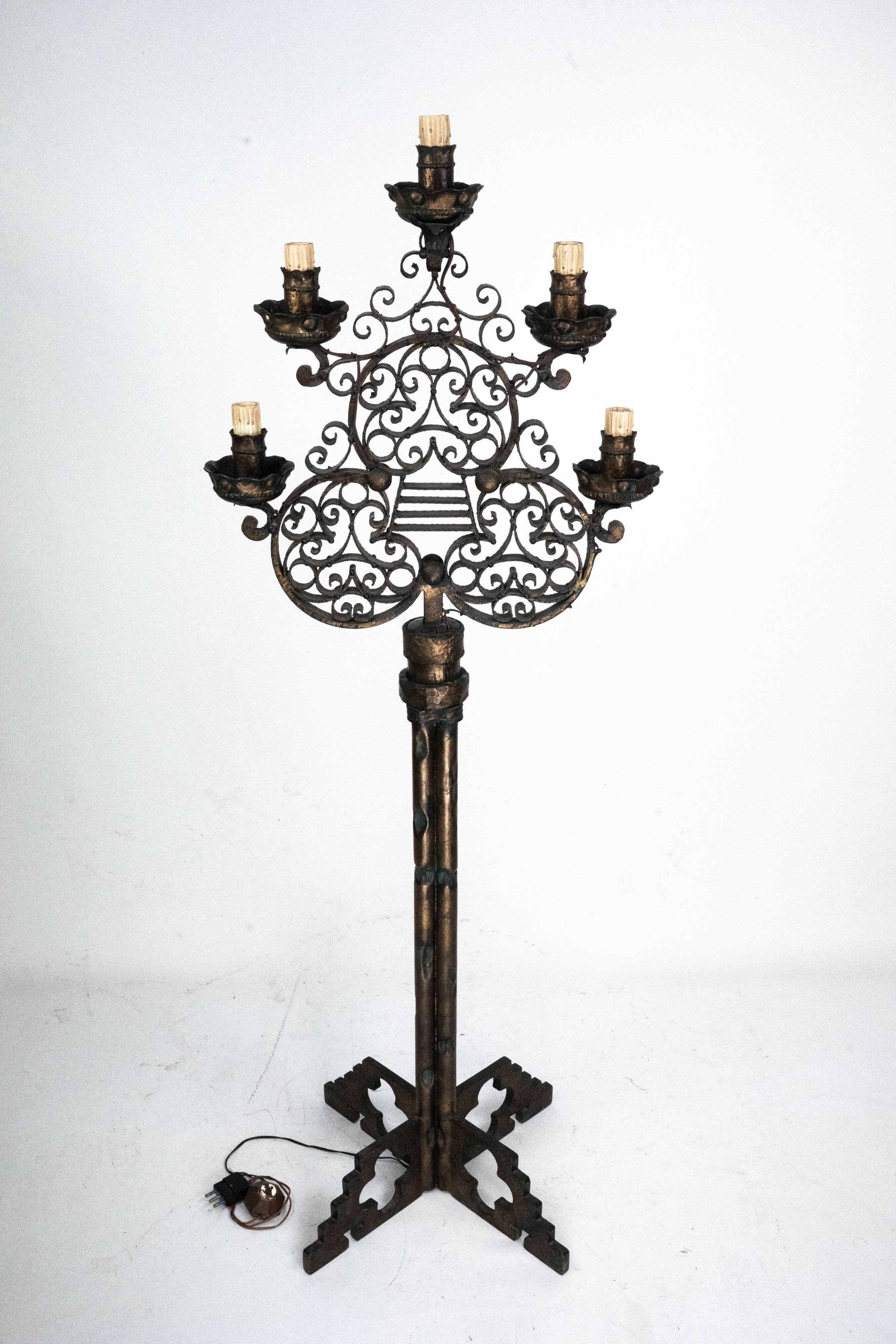 Rare Italian Brutalist floor lamp by Longobard. Italy 1970s