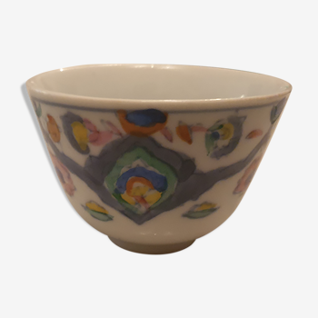 Polychrome cup