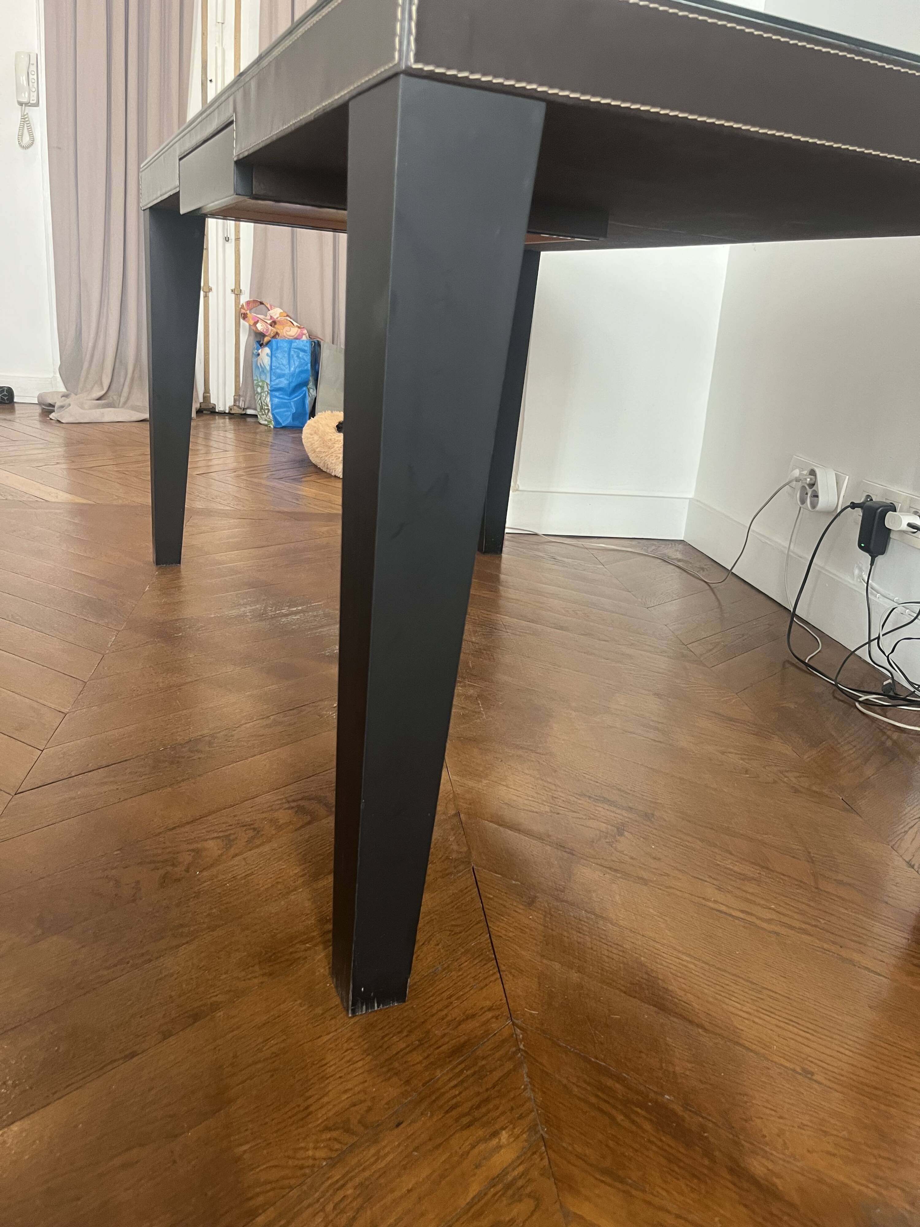 Artelano leather desk