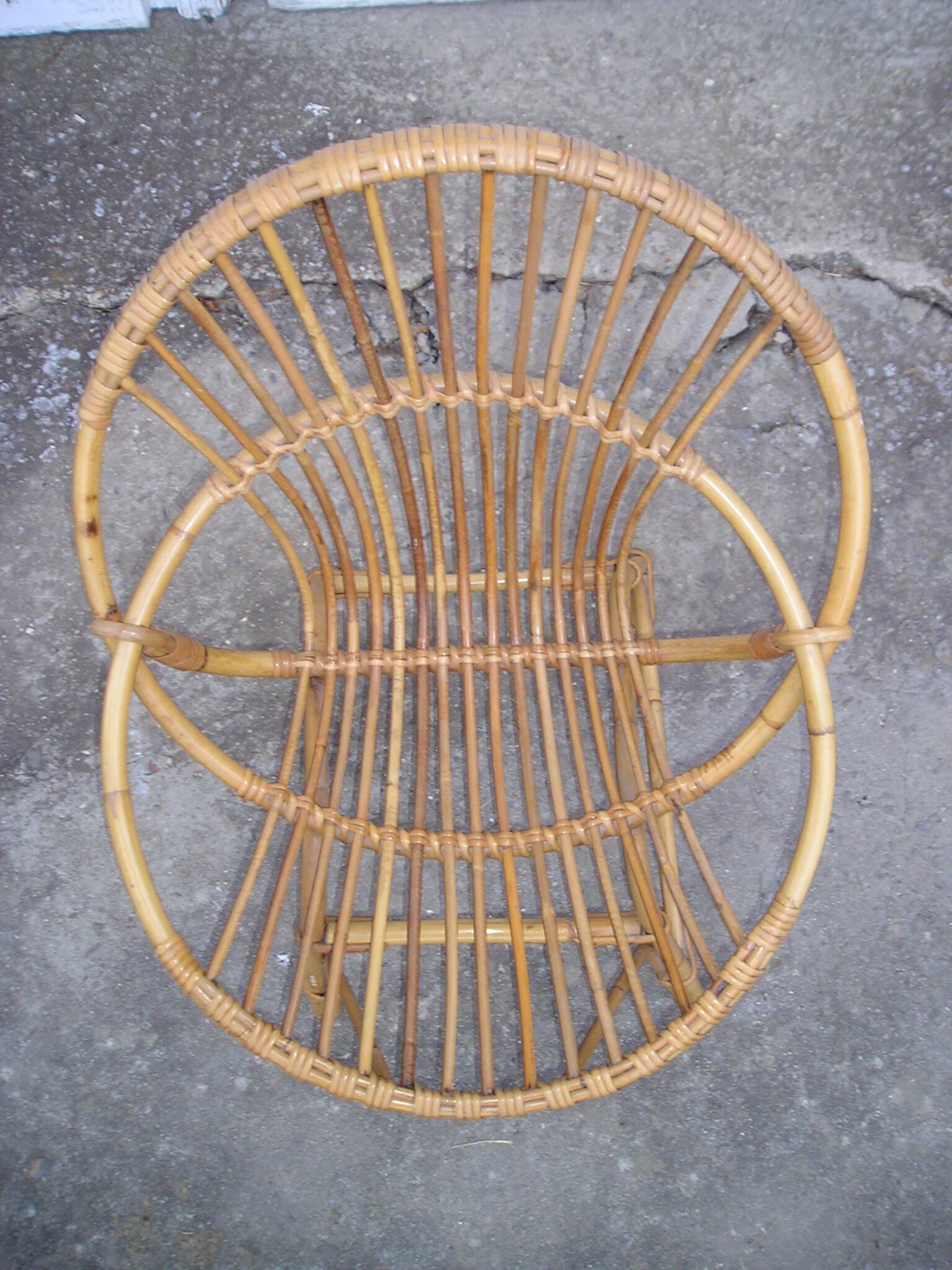 Wicker "shell" chair, 70s