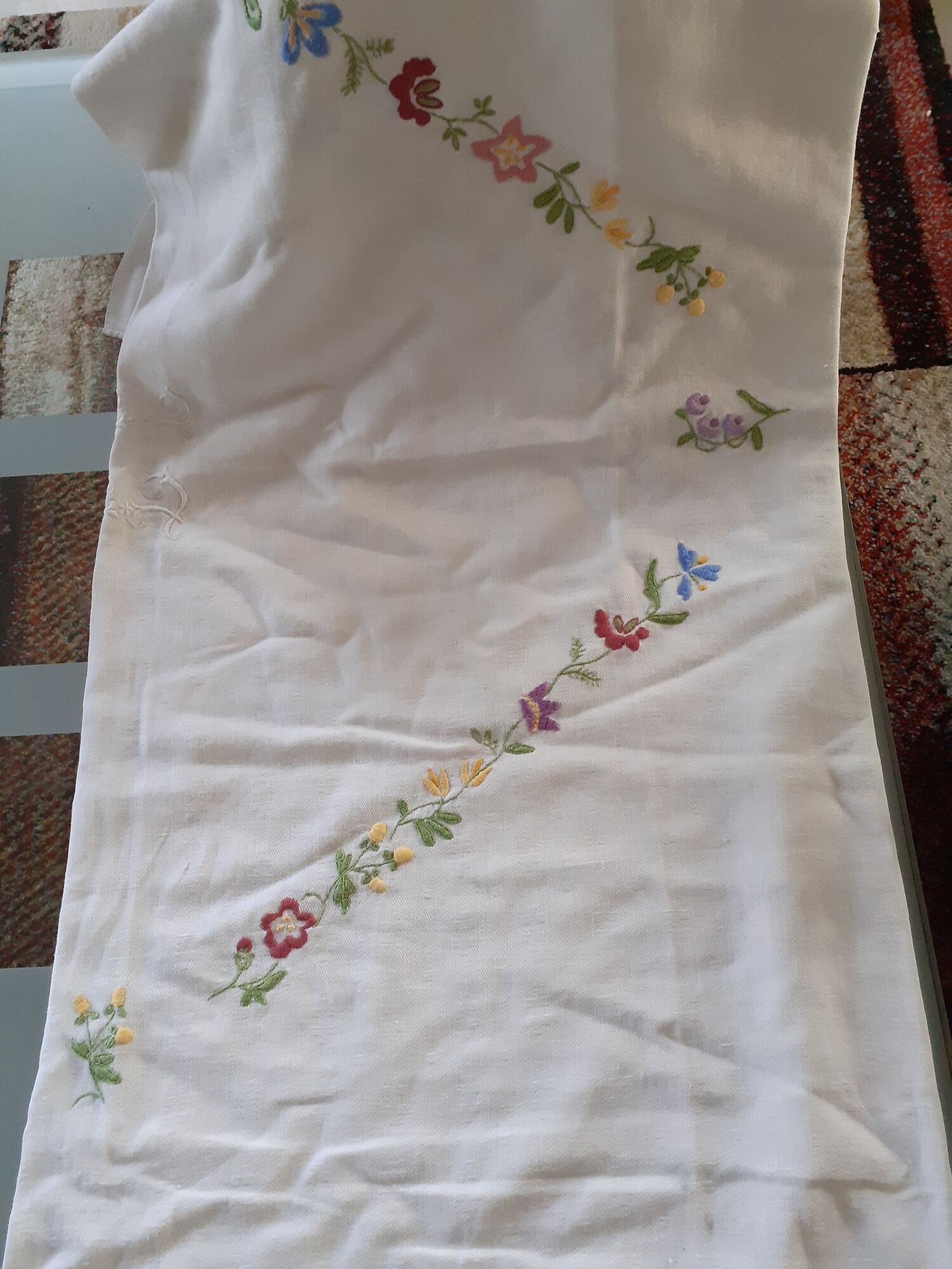 White cotton damask table loth