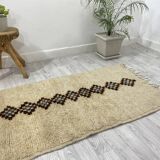 Handcrafted moroccan berber carpet 139 x 83 cm
