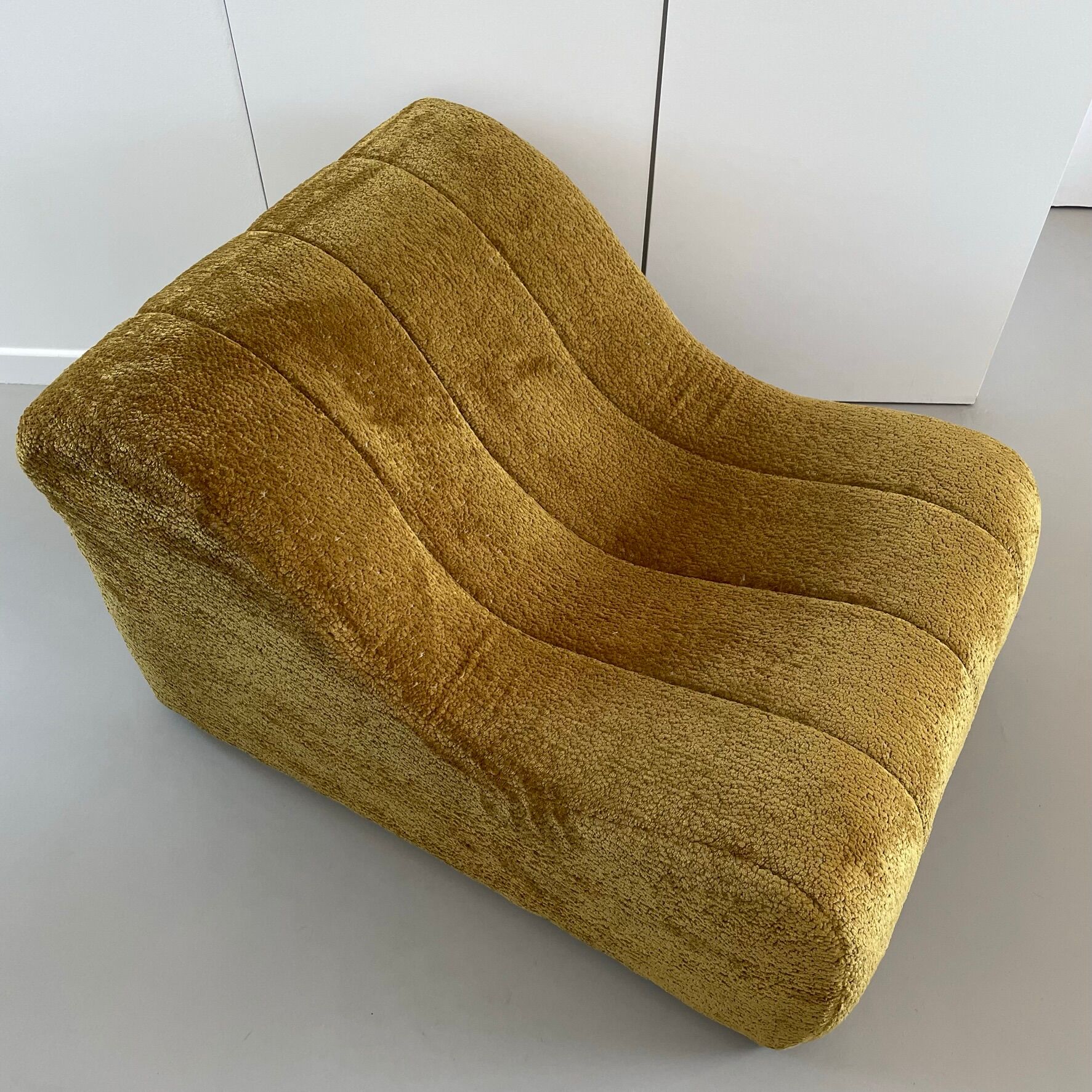 Chair, droit model from the "chromatic" series, Kwok Hoi Chan, Steiner 1970