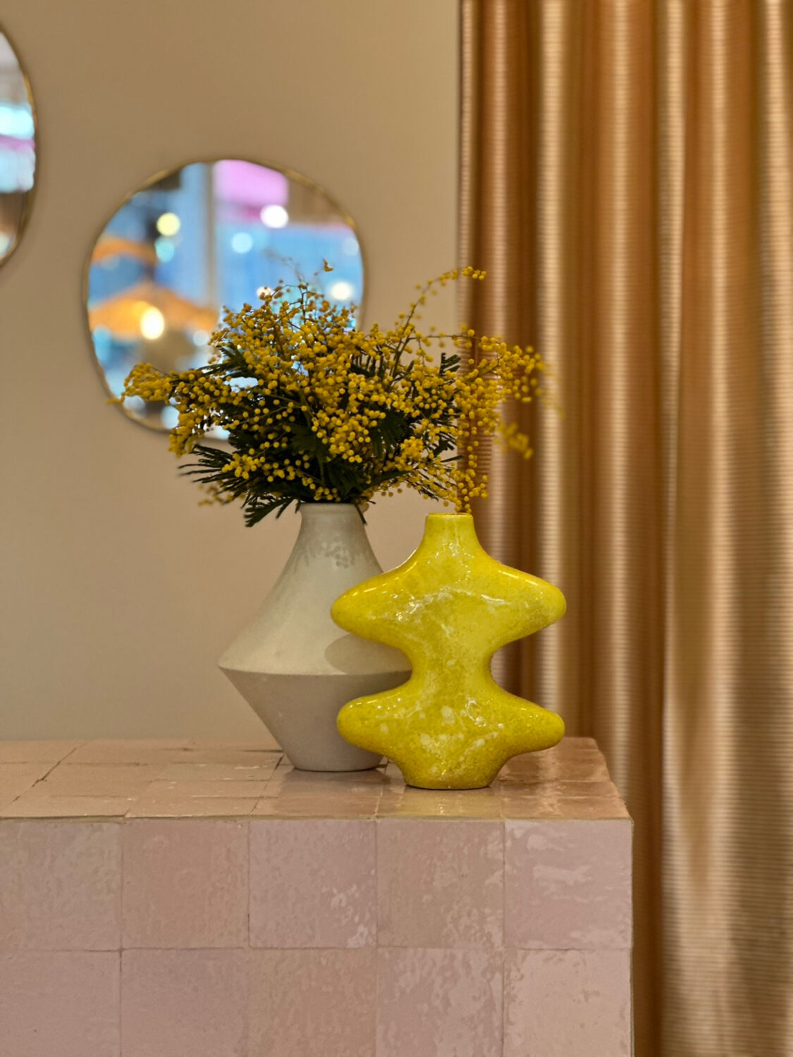 Vase in glazed ceramic