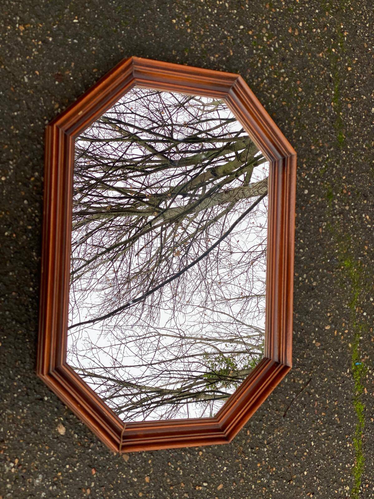 Vintage octagonal mirror in solid wood 70x50cm