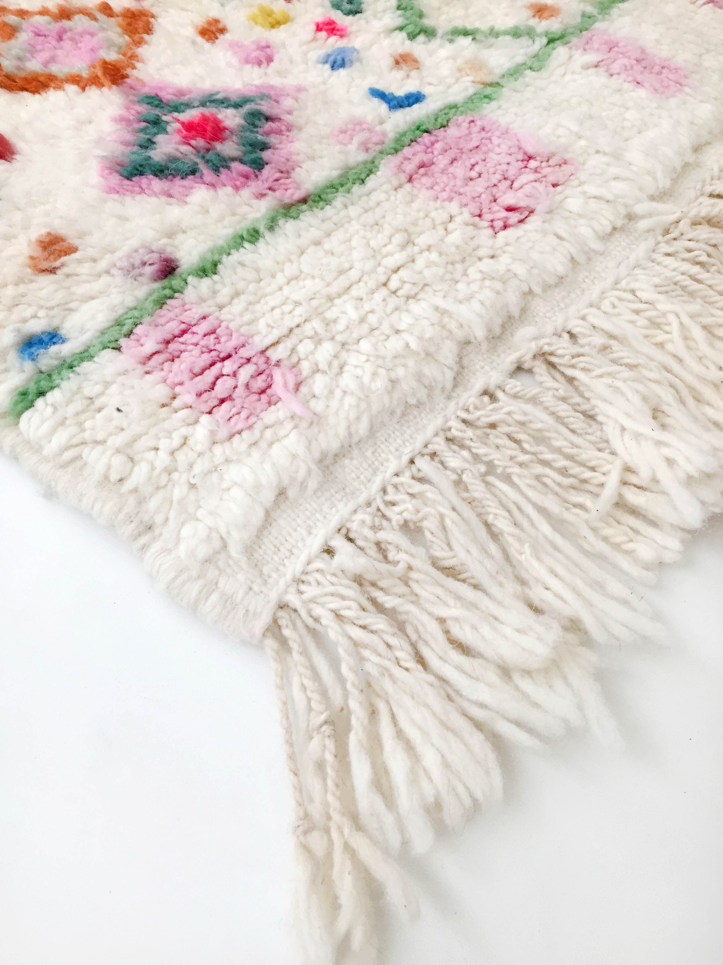 Berber carpet Azilal ecru with colorful patterns 2,35x1,62m