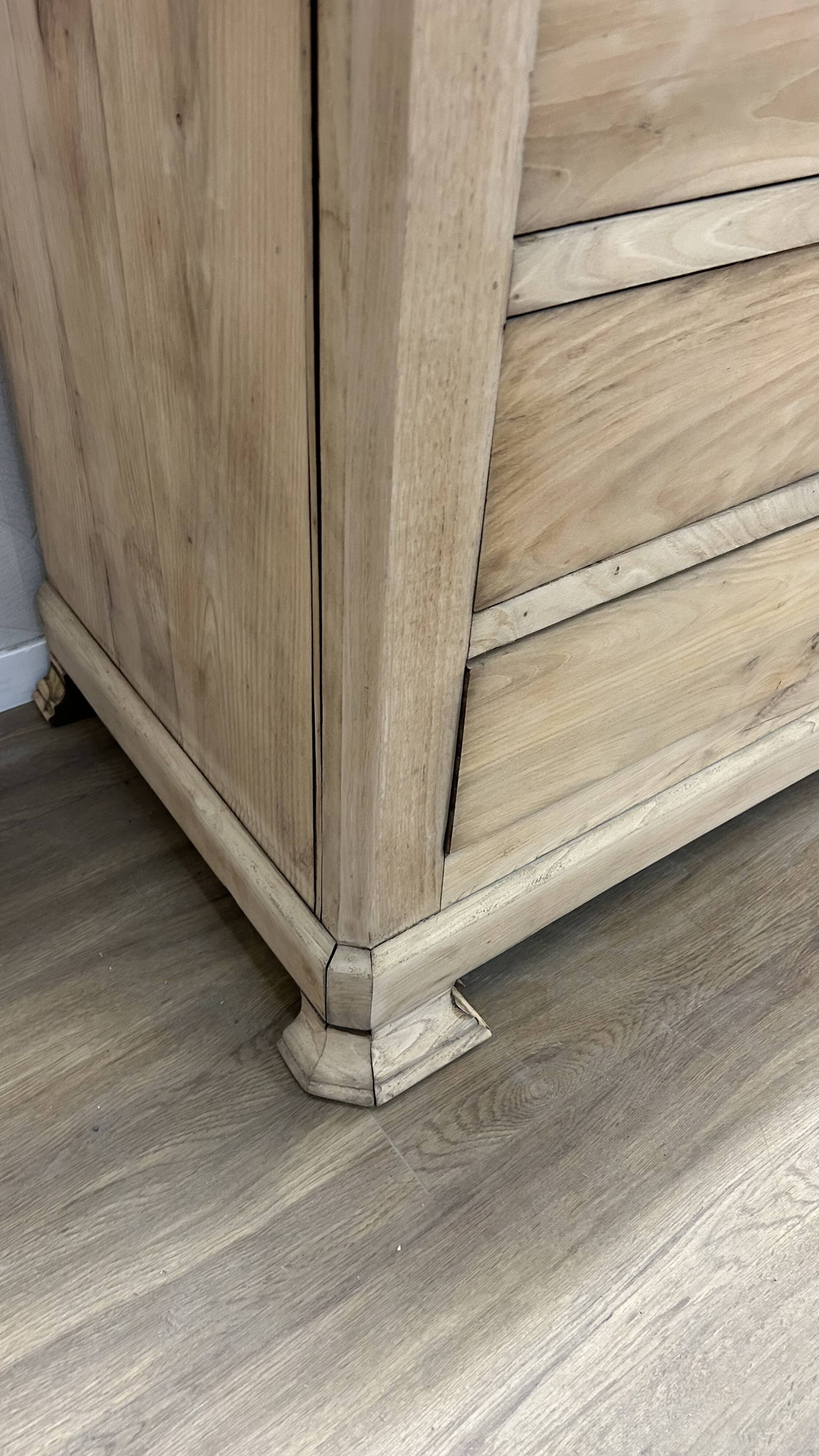 Grande commode ancienne bois massif aérogommé
