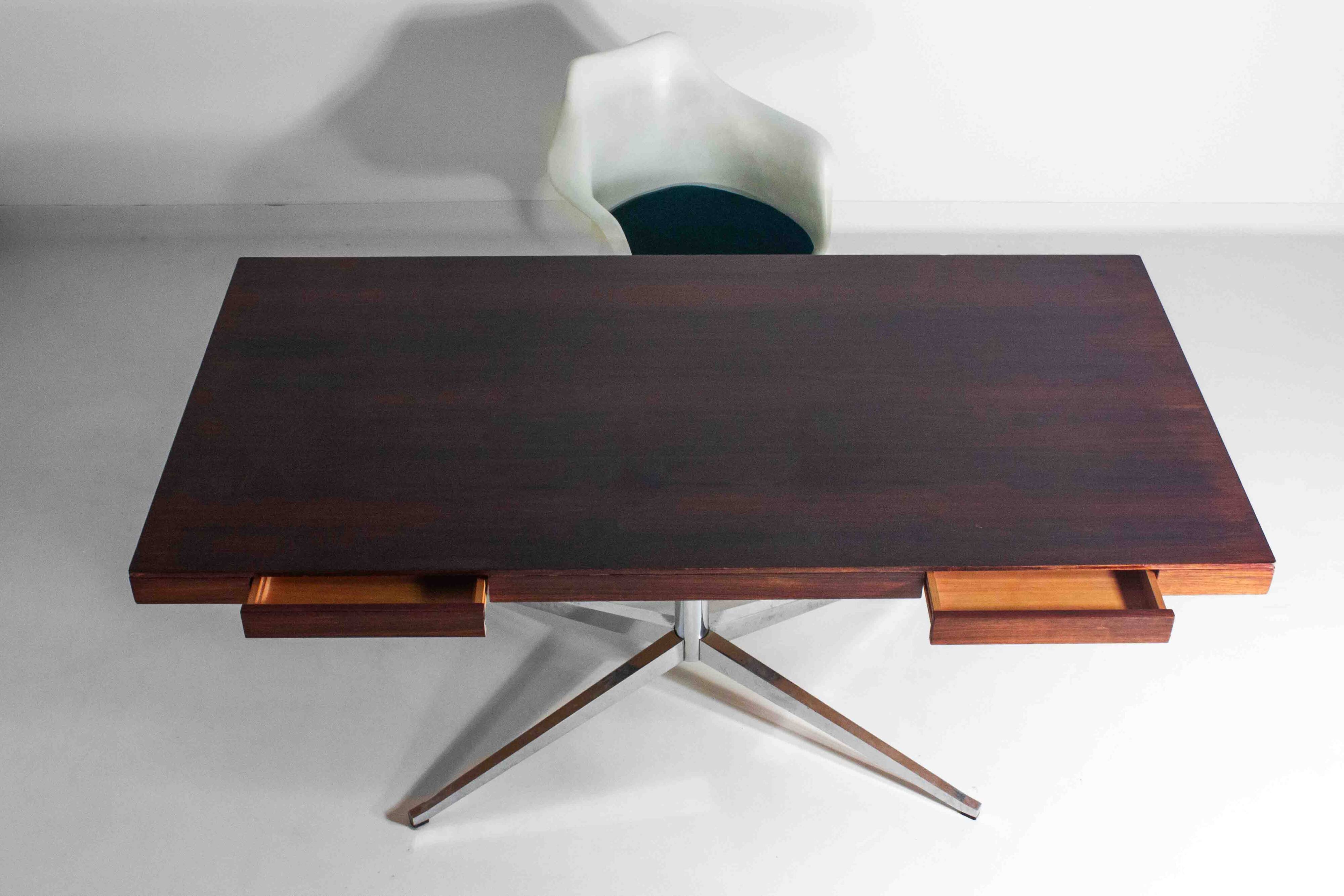 Bureau exécutif en palissandre par Florence Knoll, années 1970