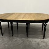 Elegant extendable oak table and black legs, 6/16 covers
