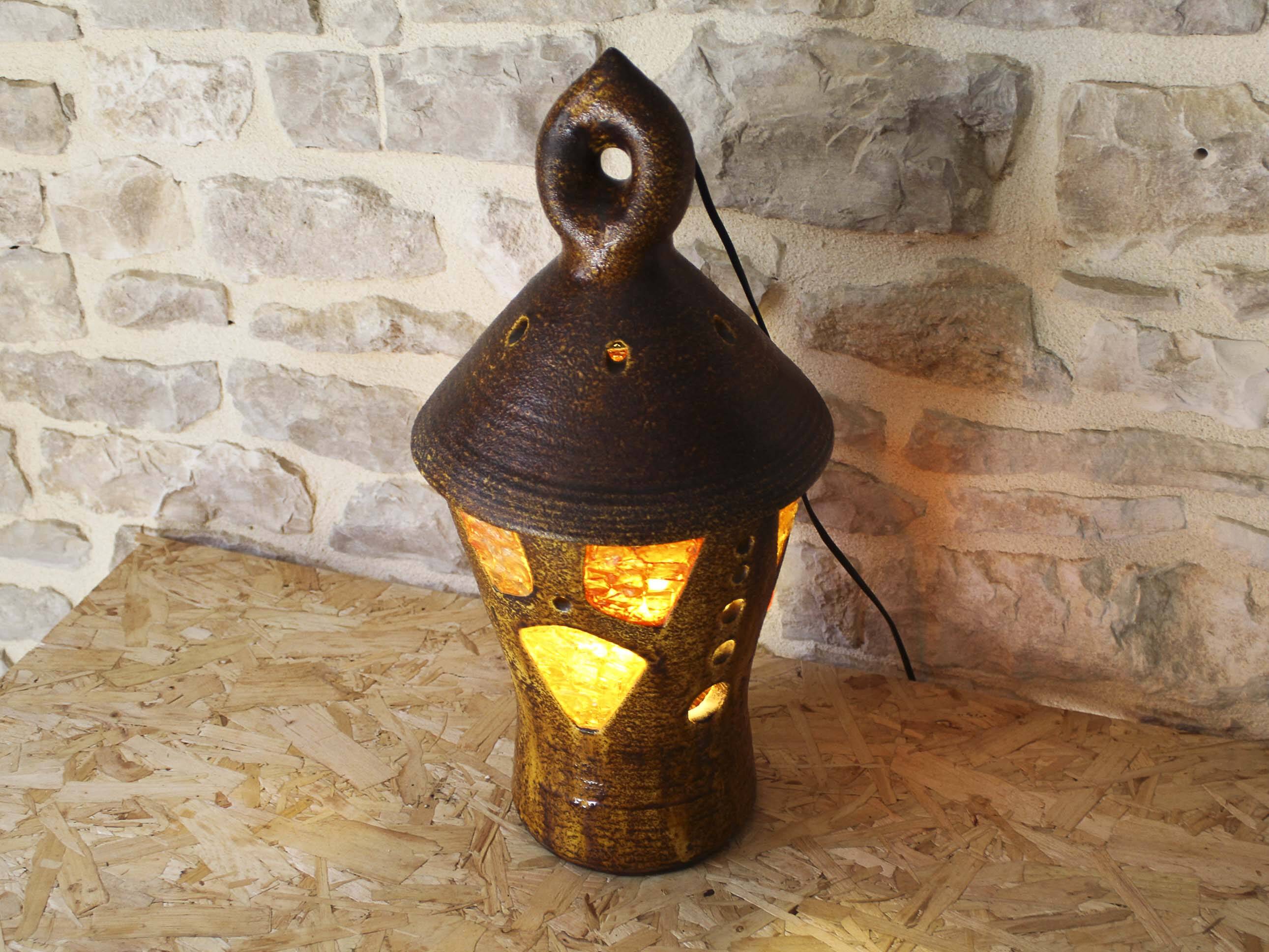 Accolay ceramic and resin pendant light