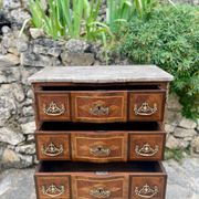 Small marquetry chest of drawers with central projection, 19th century period