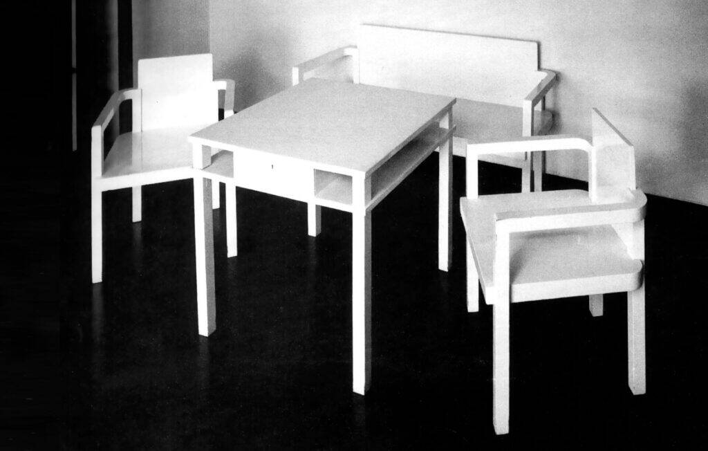 Chaise et bureau Walter Gropius Fagus