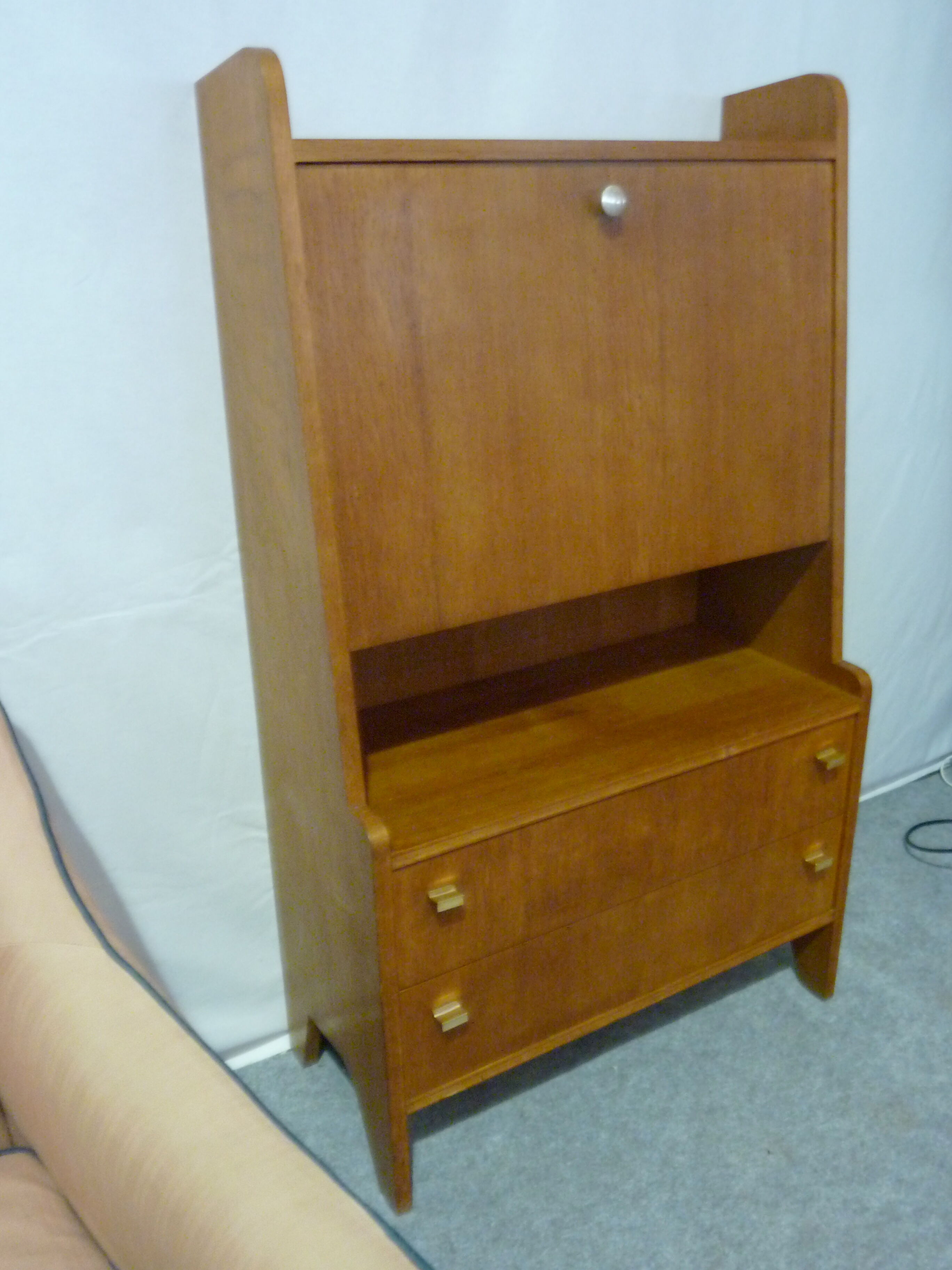 Secretary in light wood of the 1960s