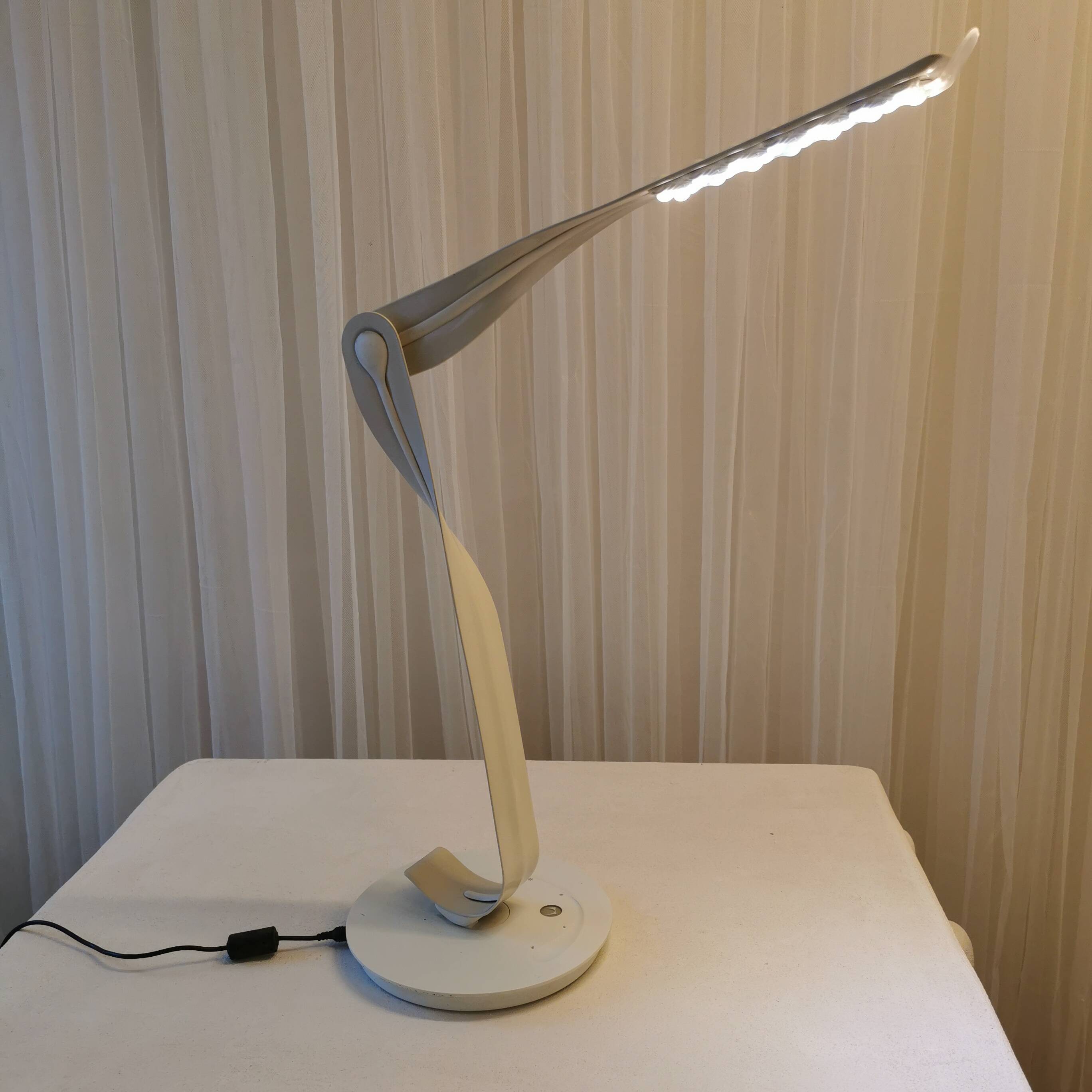 “Herman Miller” lamp