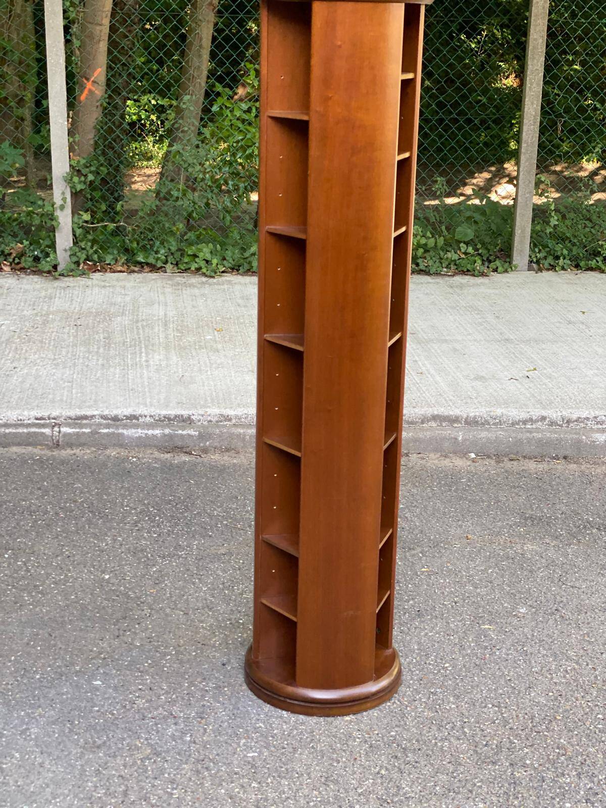 Sellette pivotante en bois