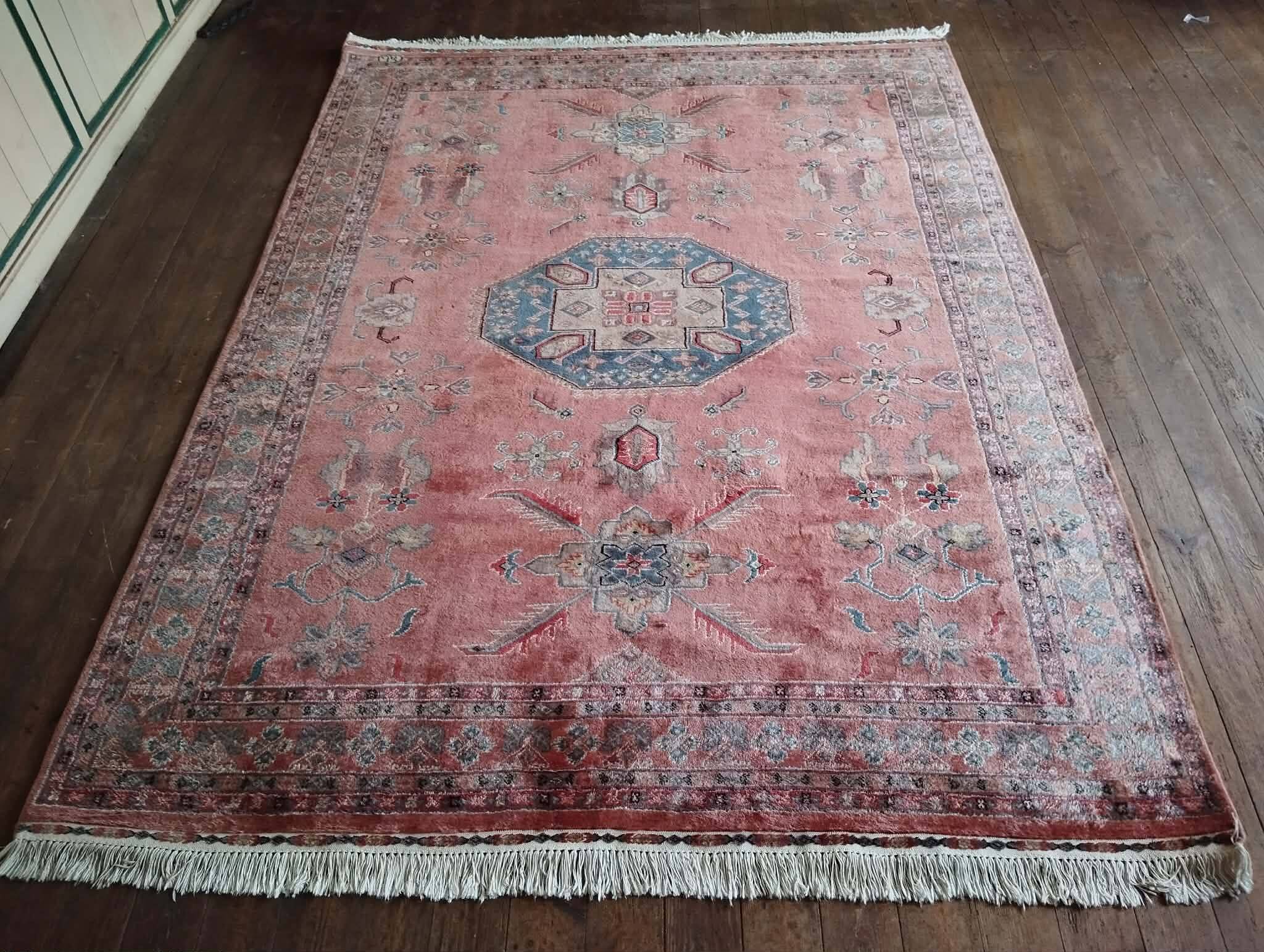 Handmade Pakistani Caucasian rug 259x192cm