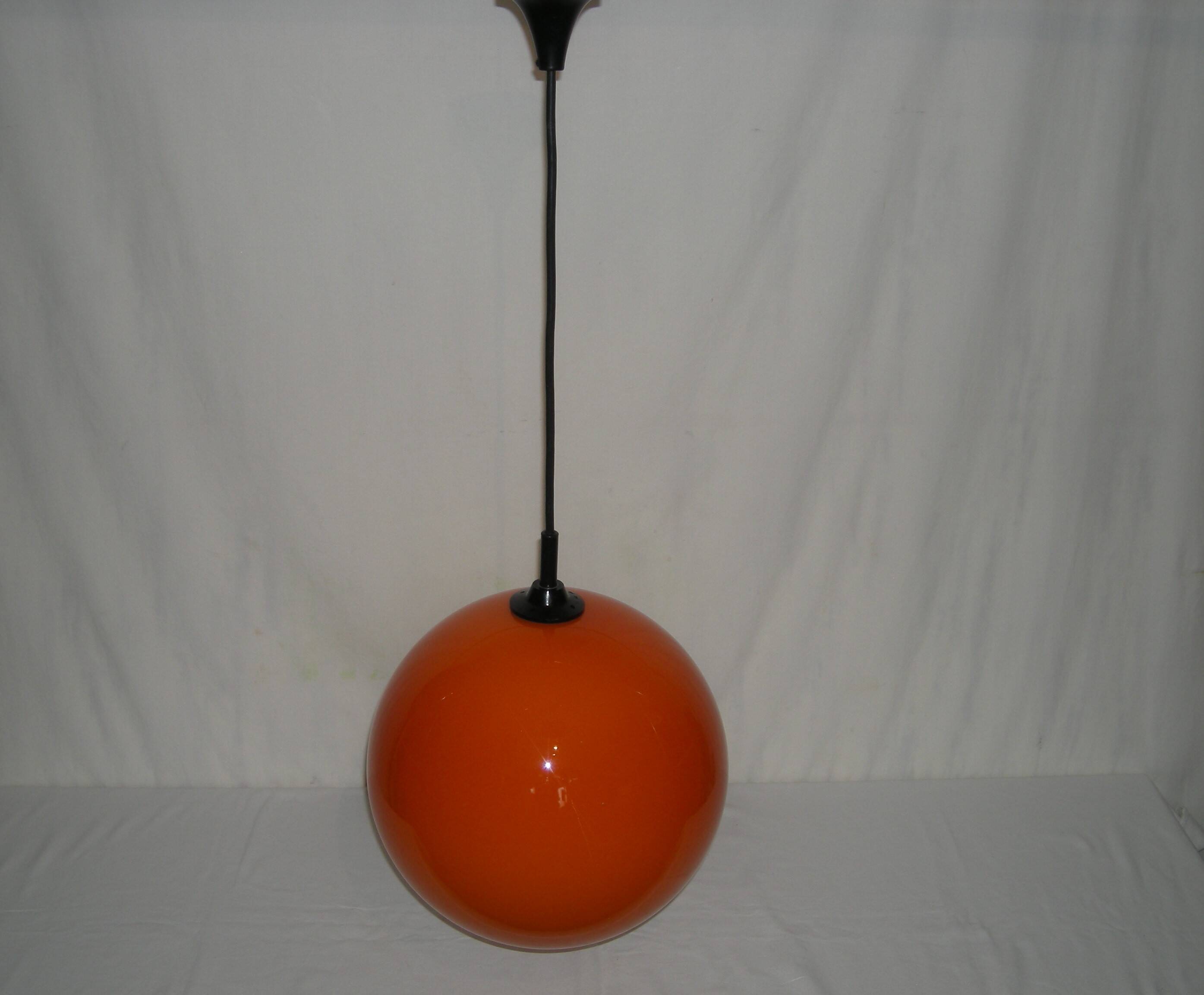 Suspension Boule orange des années 60 - 70