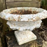 Médicis planters in cast iron old villa