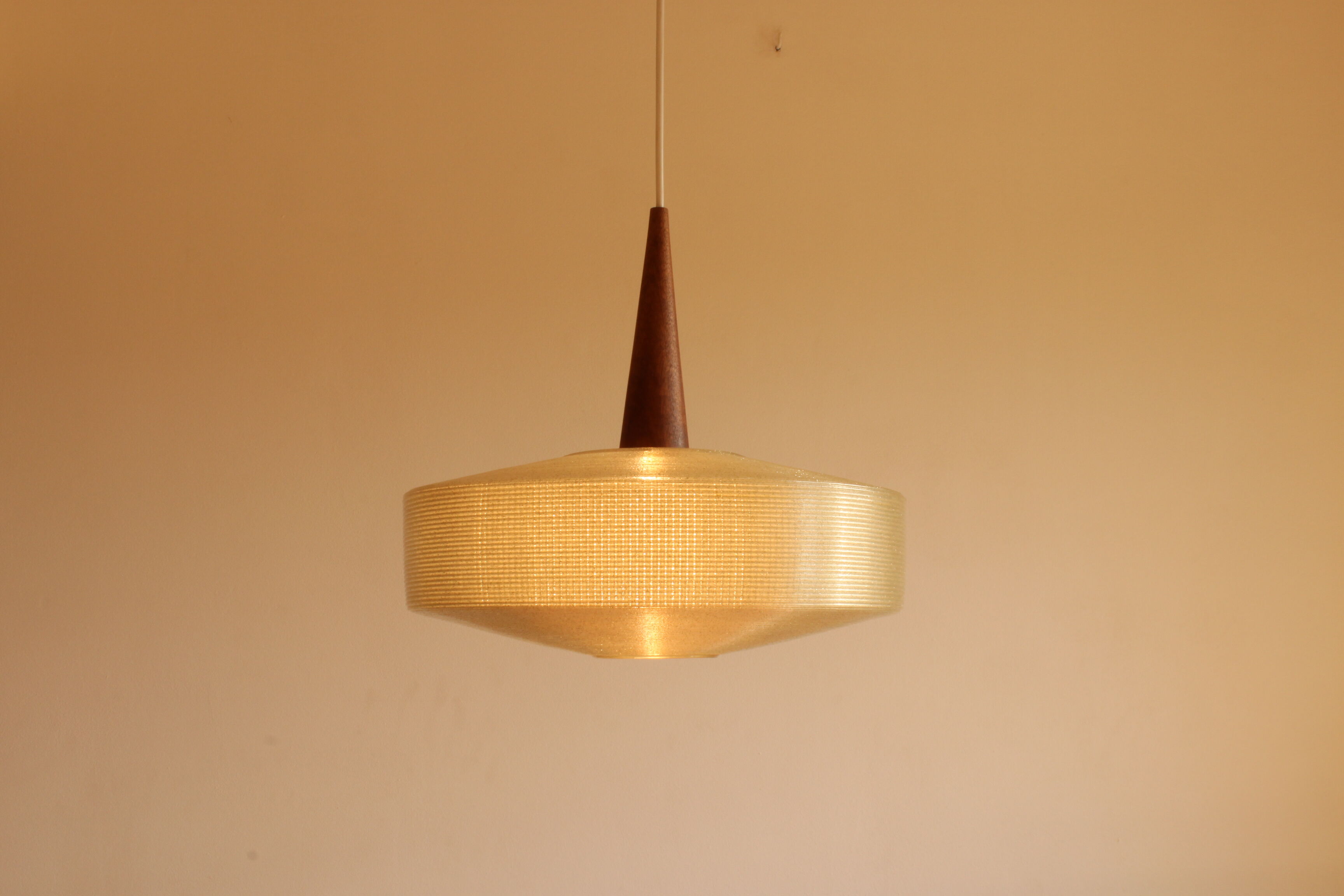 Suspension en cellulose et en teck par John et Sylvia Reid pour Rotaflex, Royaume-Uni, années 1950