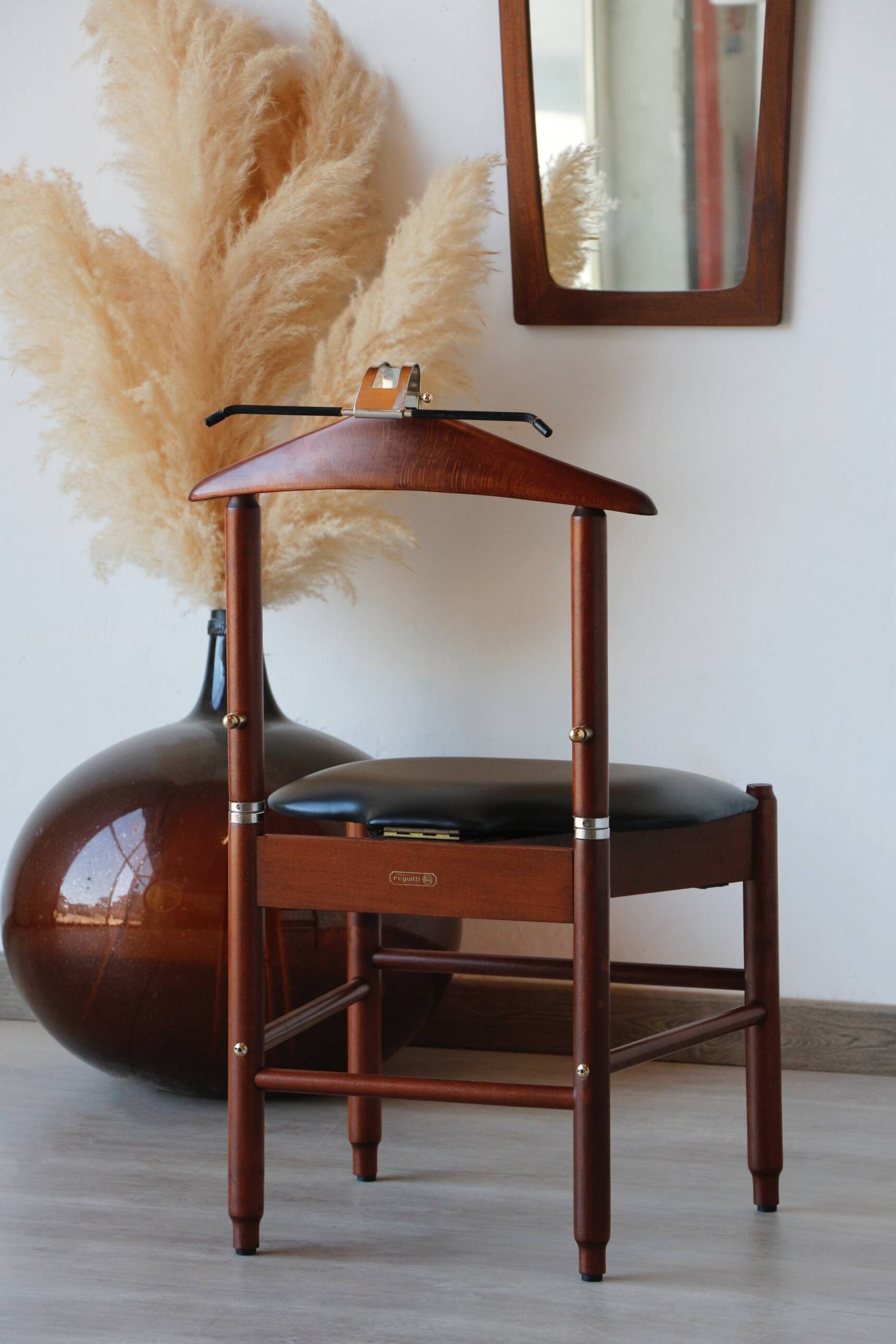 Fratelli Reguitti valet – Vintage Italian chair