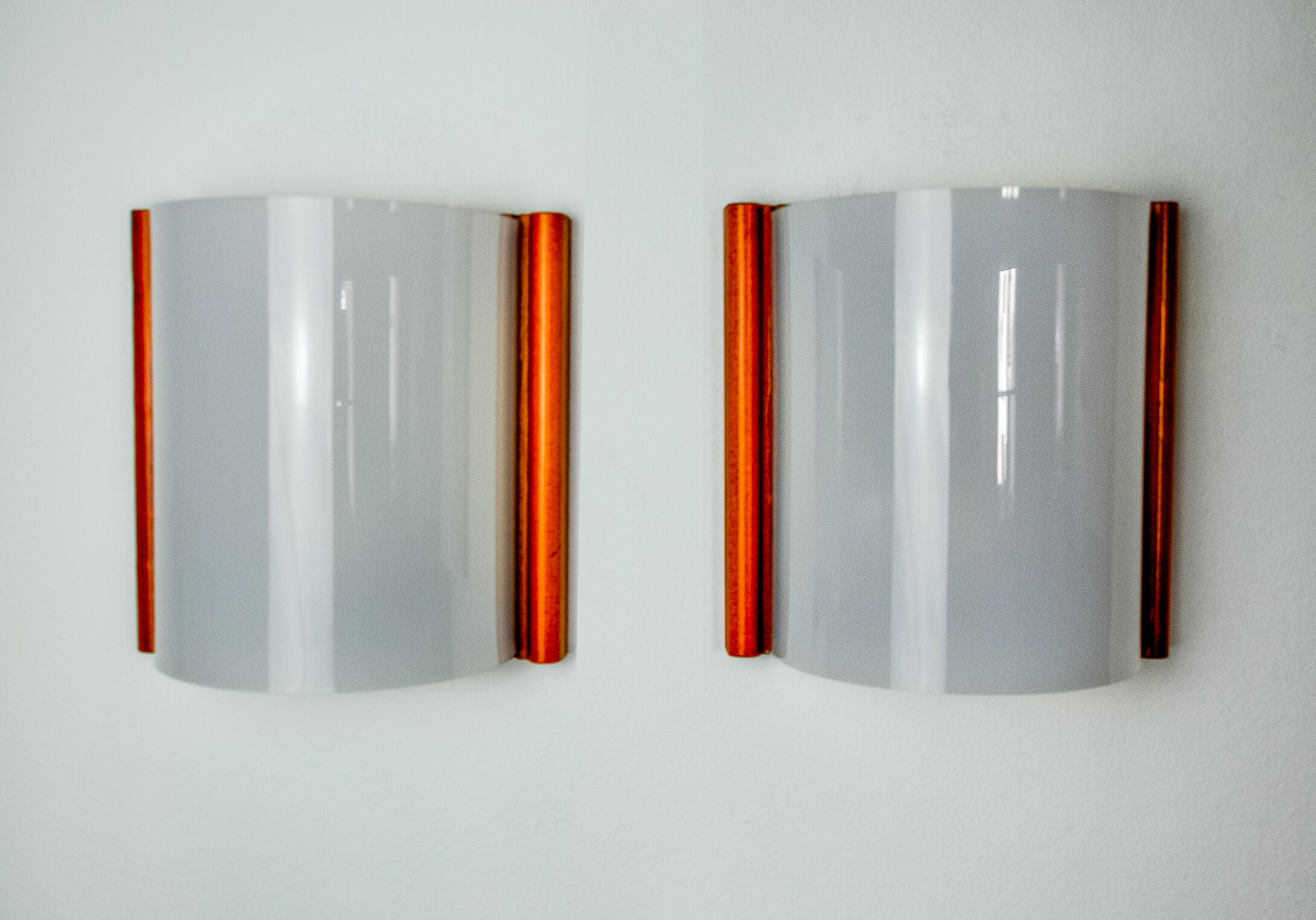 Pair of Mediterranean wall lamps, pine and methacrylate, 1980, Spain